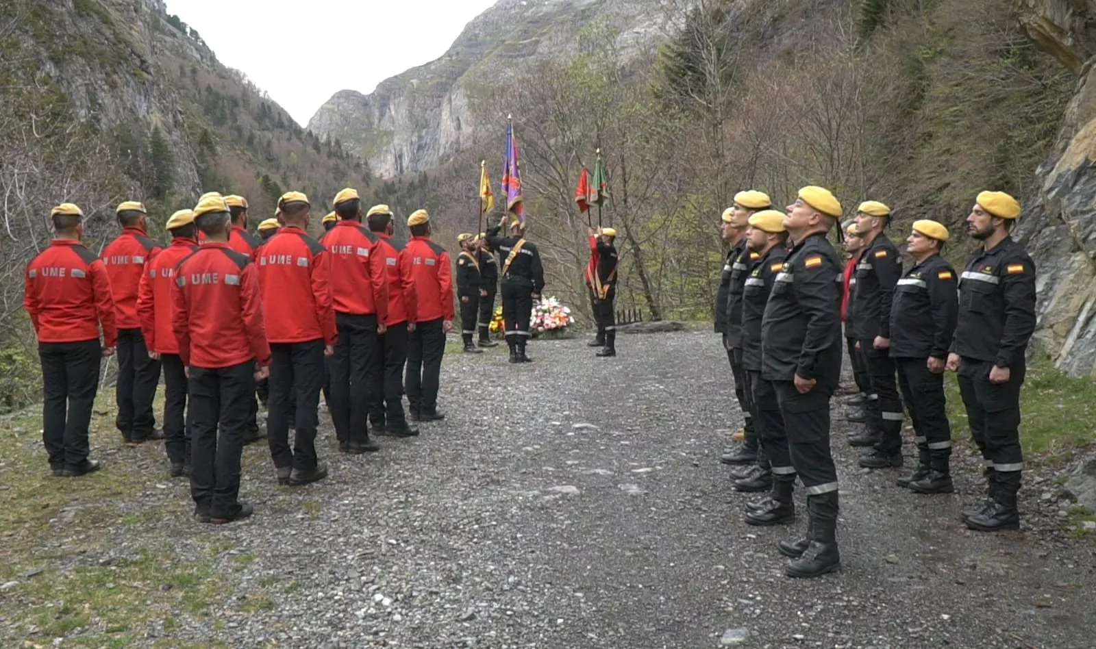 Homenaje de la UME a Víctor Martín Rebollo en Bujaruelo.