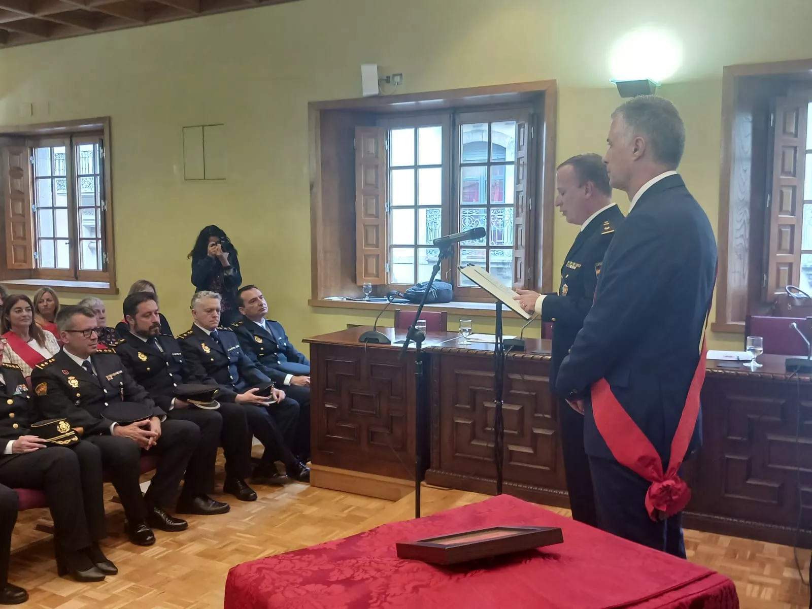 El Ayuntamiento ha entregado el Sueldo Jaqués a la Policía Nacional.