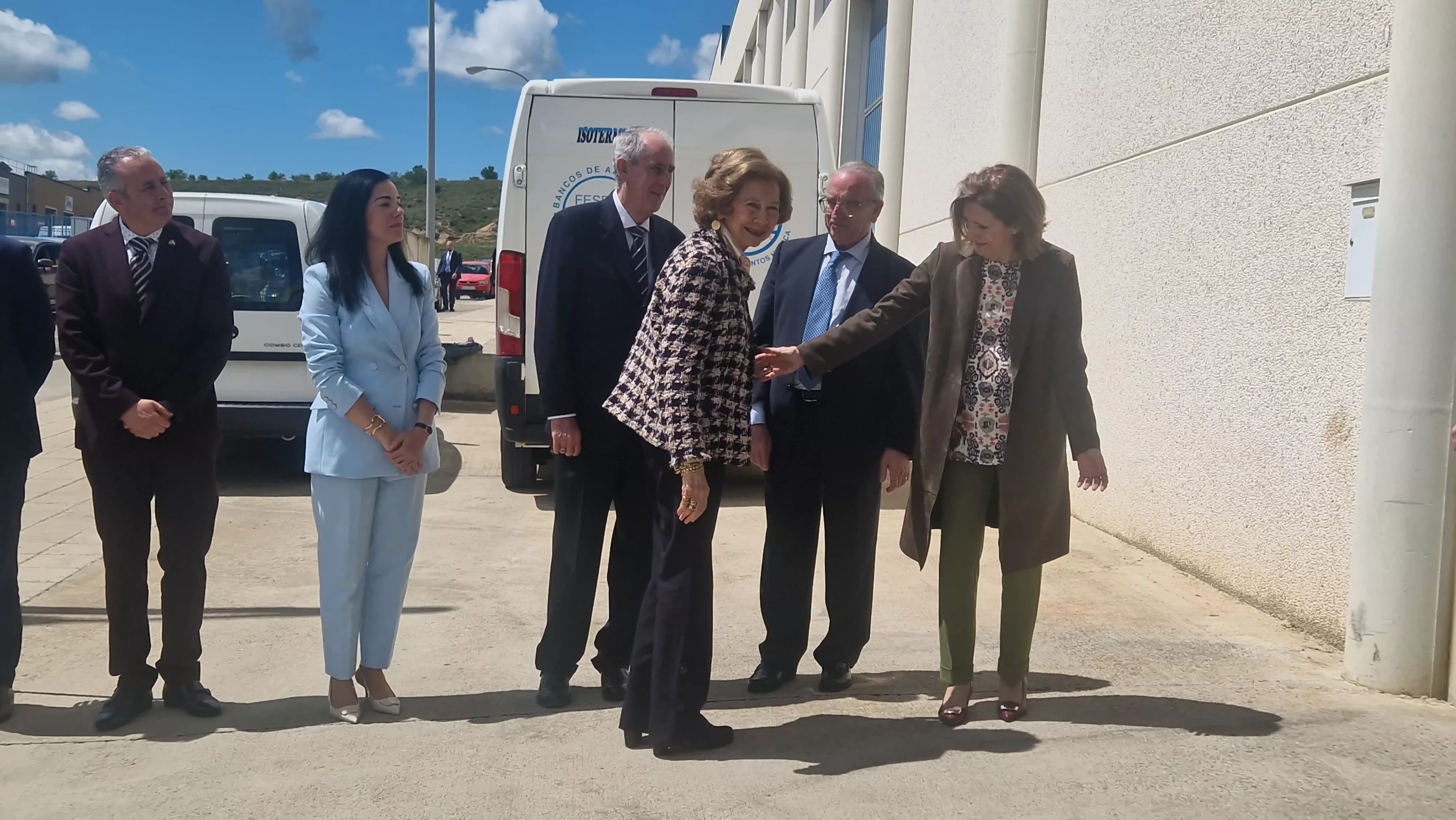 Visita de la Reina Sofía al Banco de Alimentos de Huesca. Foto Myriam Martínez
