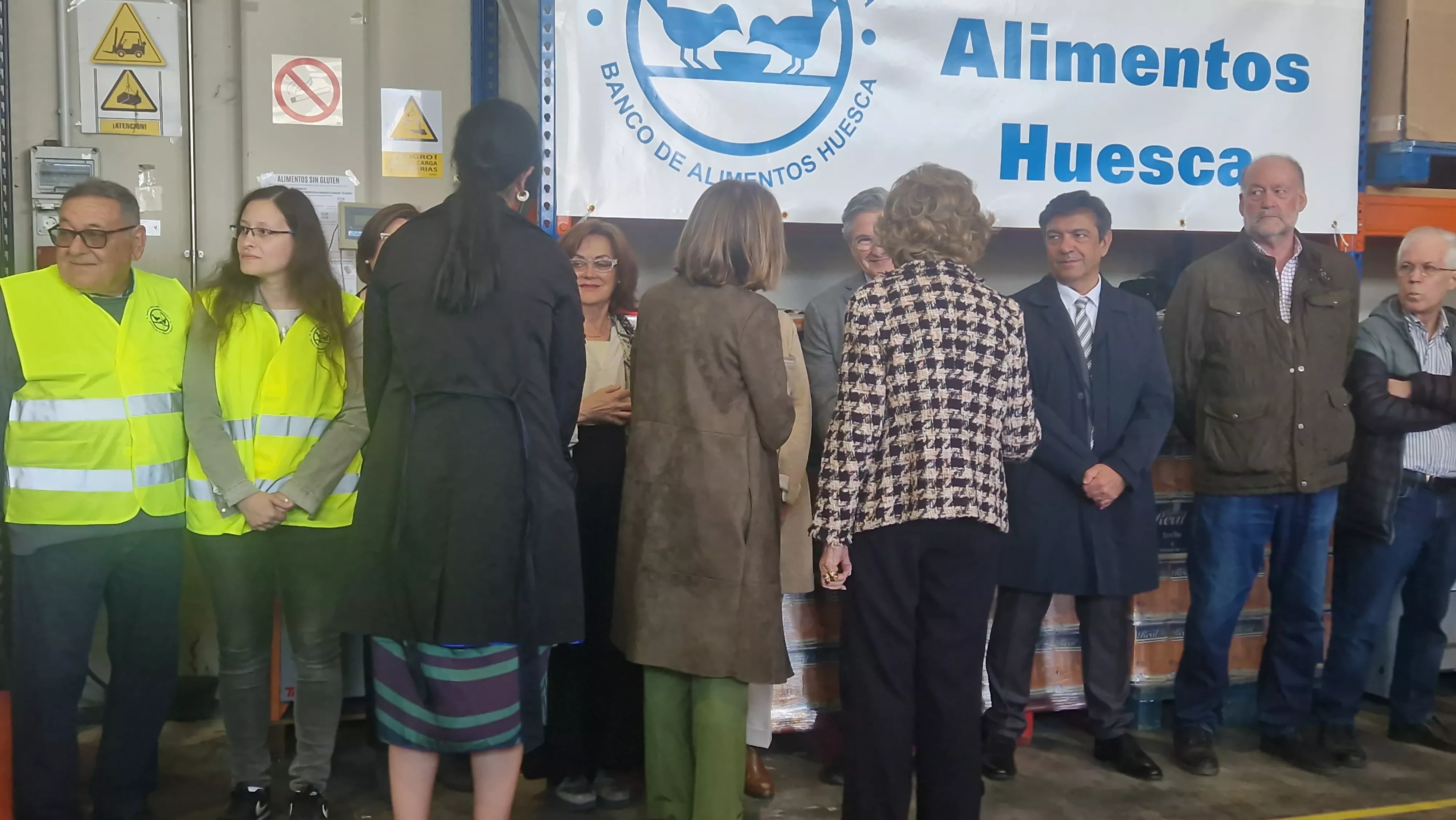 Visita de la Reina Sofía al Banco de Alimentos de Huesca. Foto Myriam Martínez