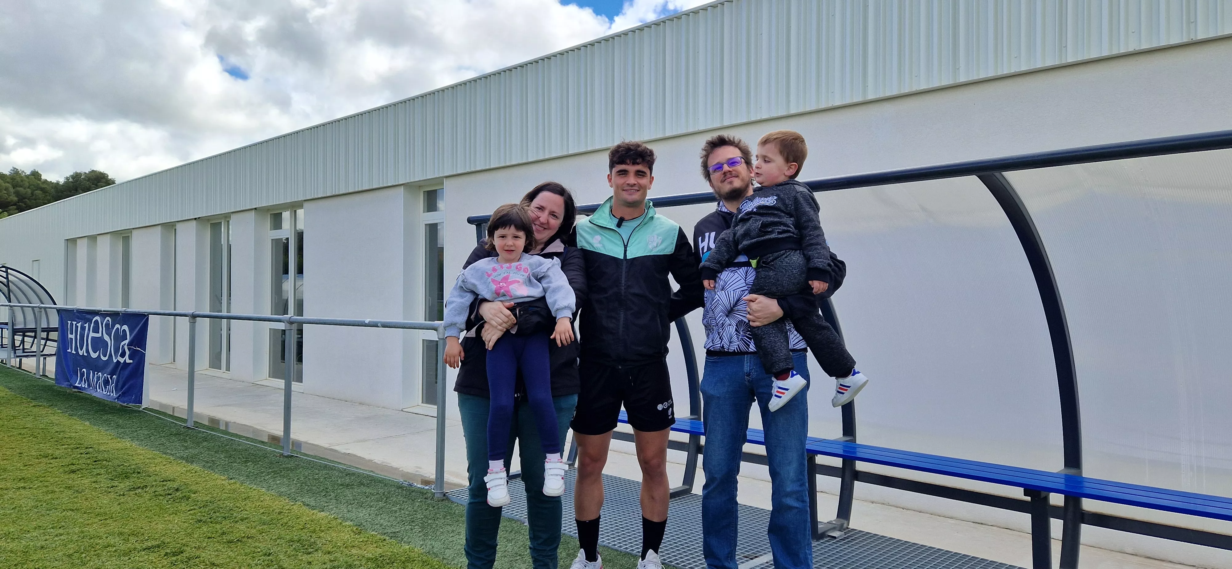 Campaña ¡Huesca, sí se puede!, con Elady Zorrilla y Javi Mier . Foto Myriam Martínez