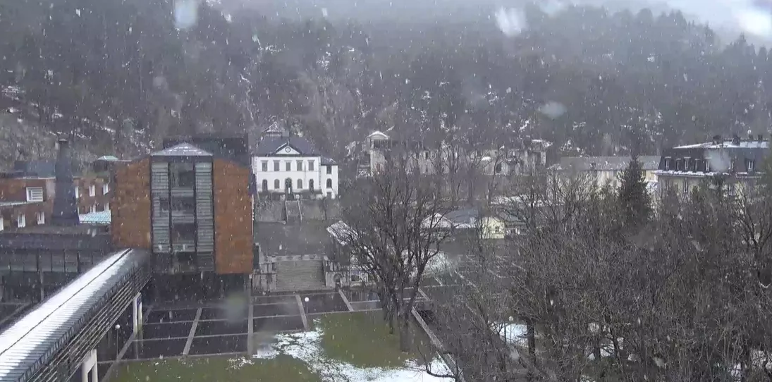 Imagen de la nieve este jueves en el Balneario de Panticosa.