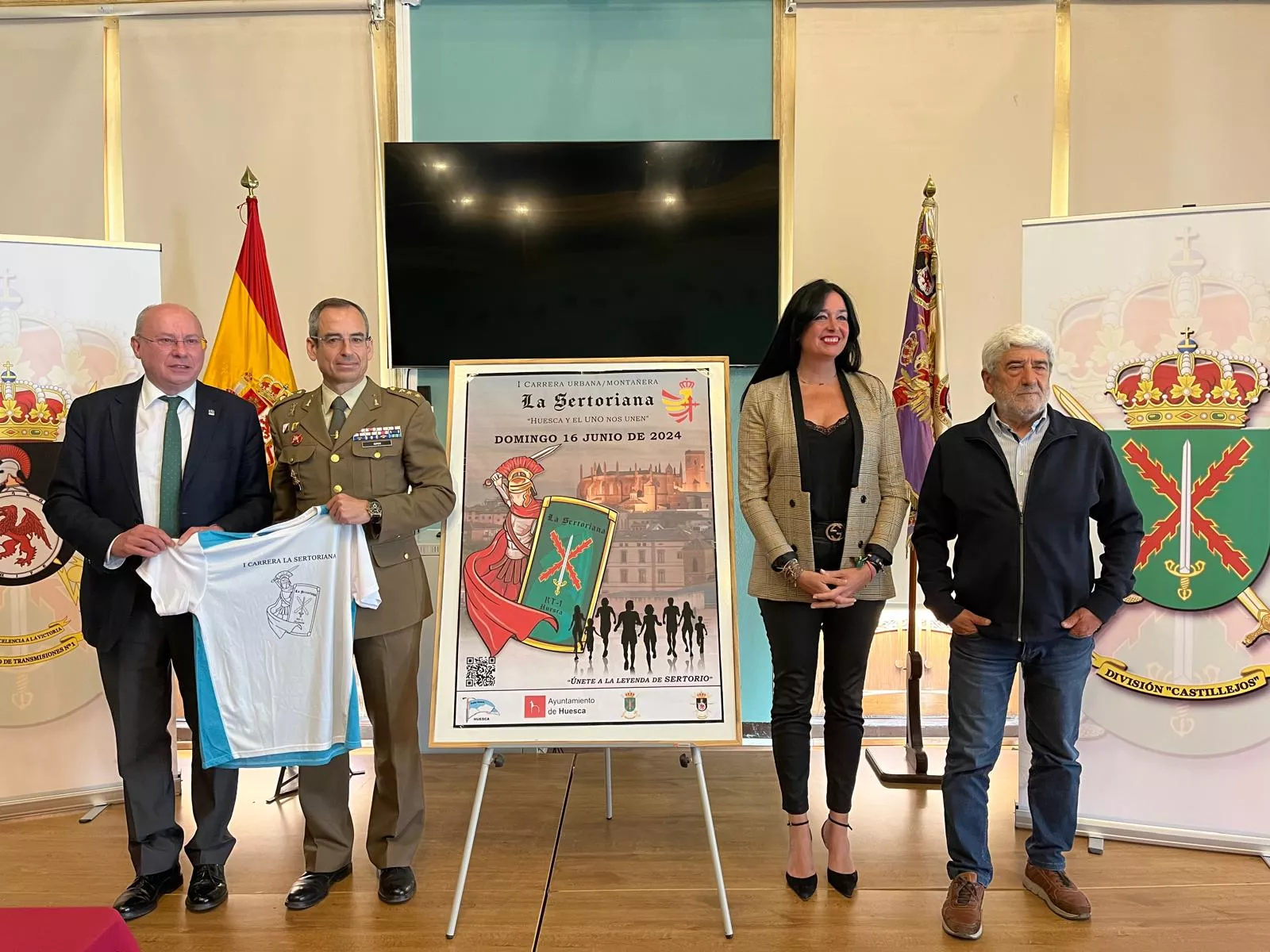 Leopoldo Carranza, Fernando Gordo, Lorena Orduna y Manolo Bara, en la presentación de la I Carrera cívico-militar "La Sertoriana". Foto: Adrián Mora