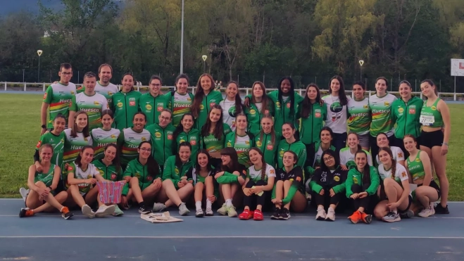 Equipo femenino de Intec-Zoiti en Durango.