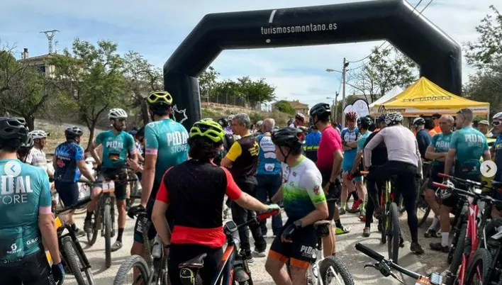Corredores de La Despeñacera, este sábado en la línea de meta. Foto: Hit Radio/Alejandro Ballesteros