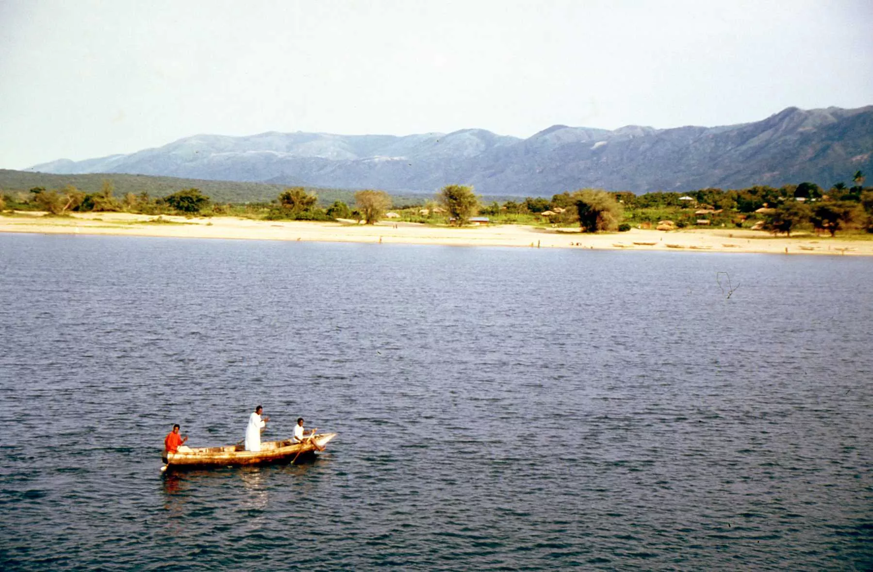 Marco Pascual en el lago Tanganica