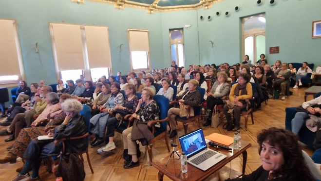 Asistentes a la presentación de la Asociación Huesca ciudad compasiva. Foto Myriam Martínez