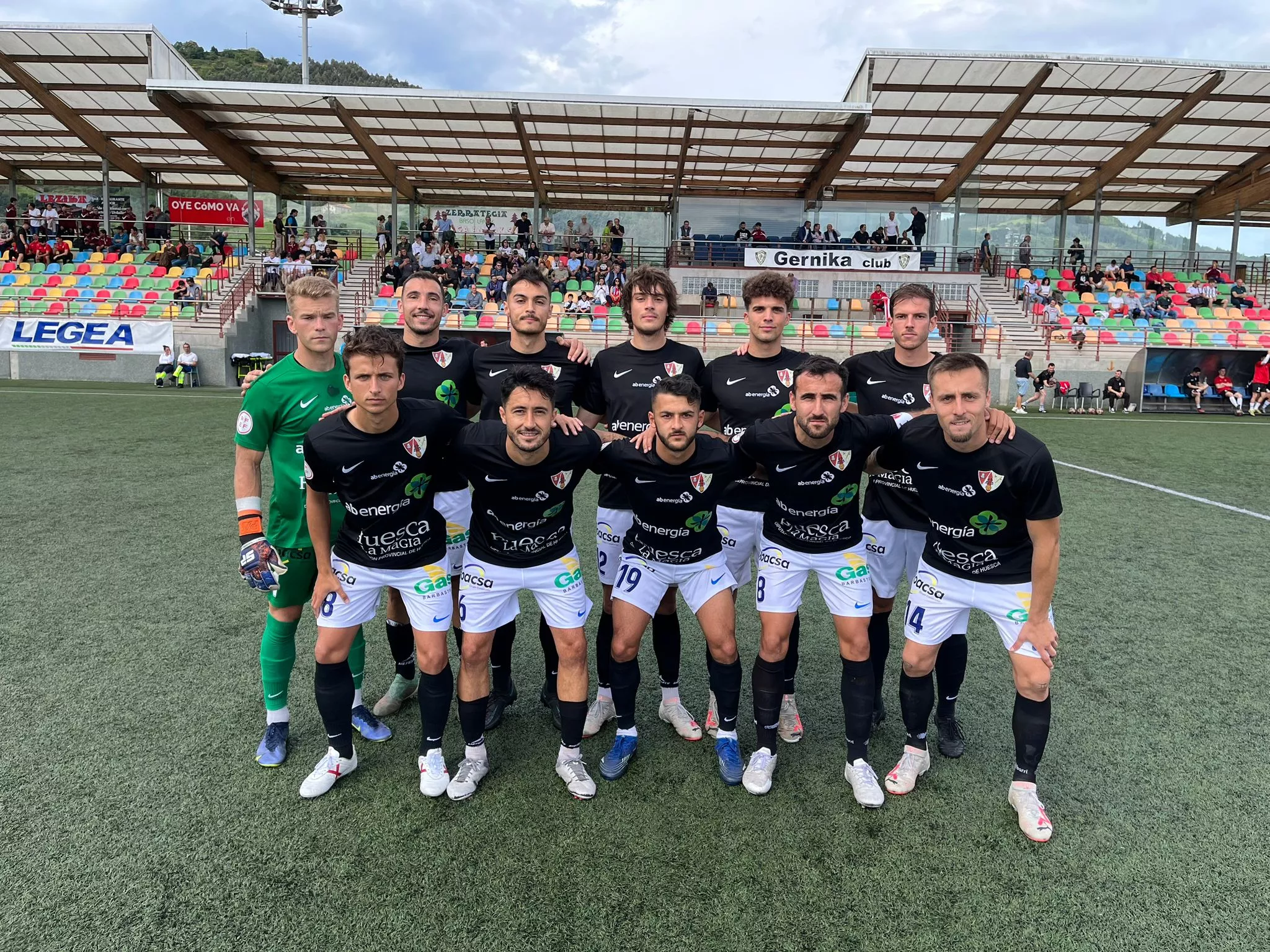 Once del Barbastro en su visita a Gernika.