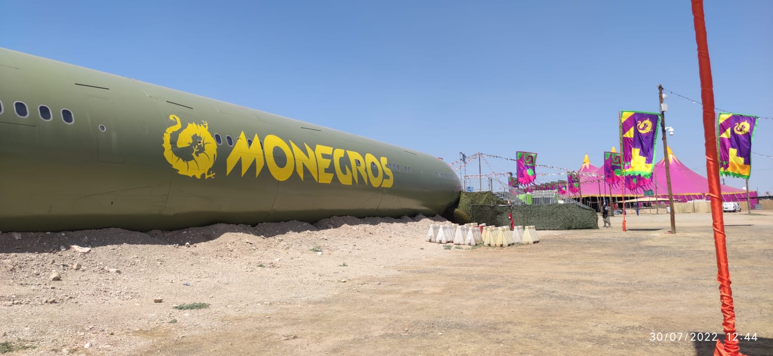 Discoteca avión para 800 personas en Monegros Desert Festival