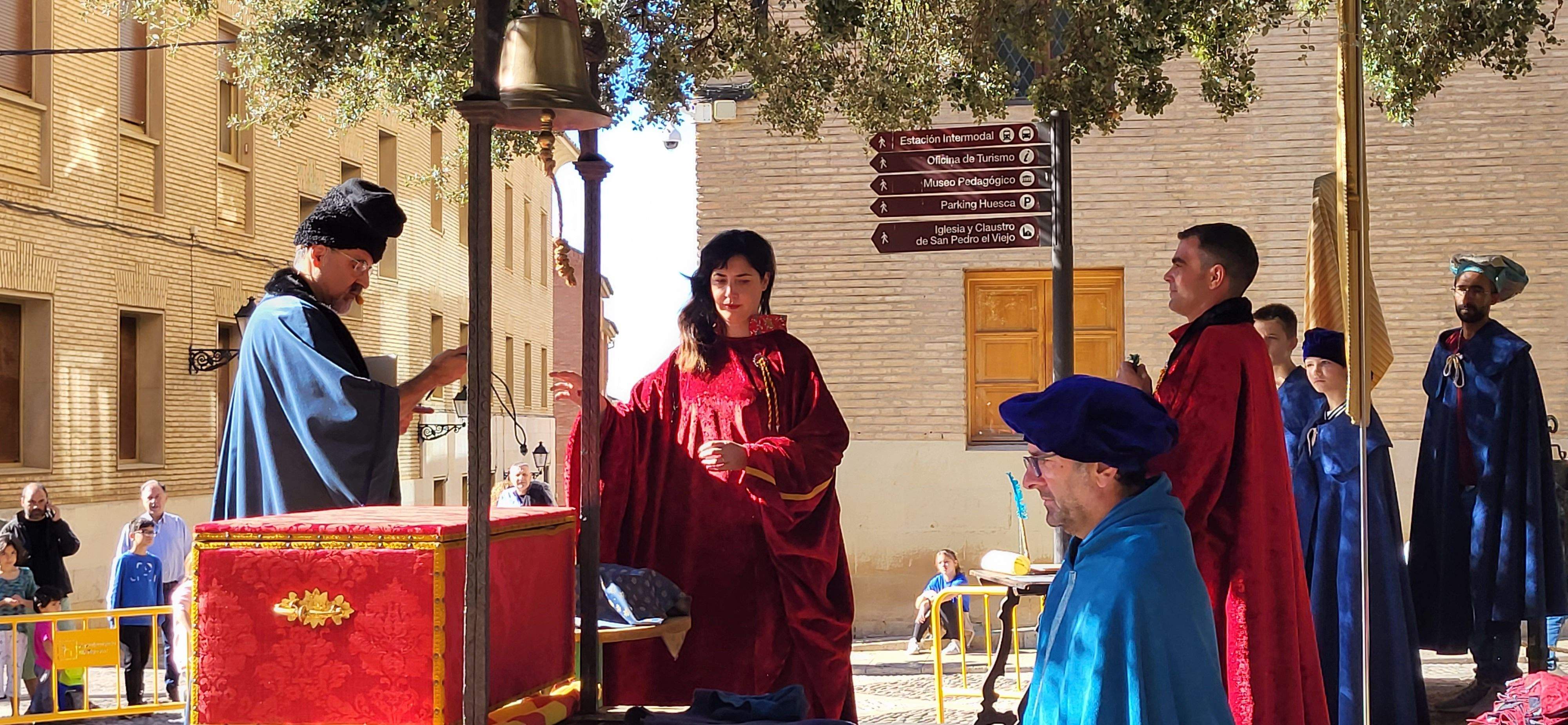 Huesca vuelve al s. XVII con la representación de la elección de los oficios. Foto: Mercedes Manterola 