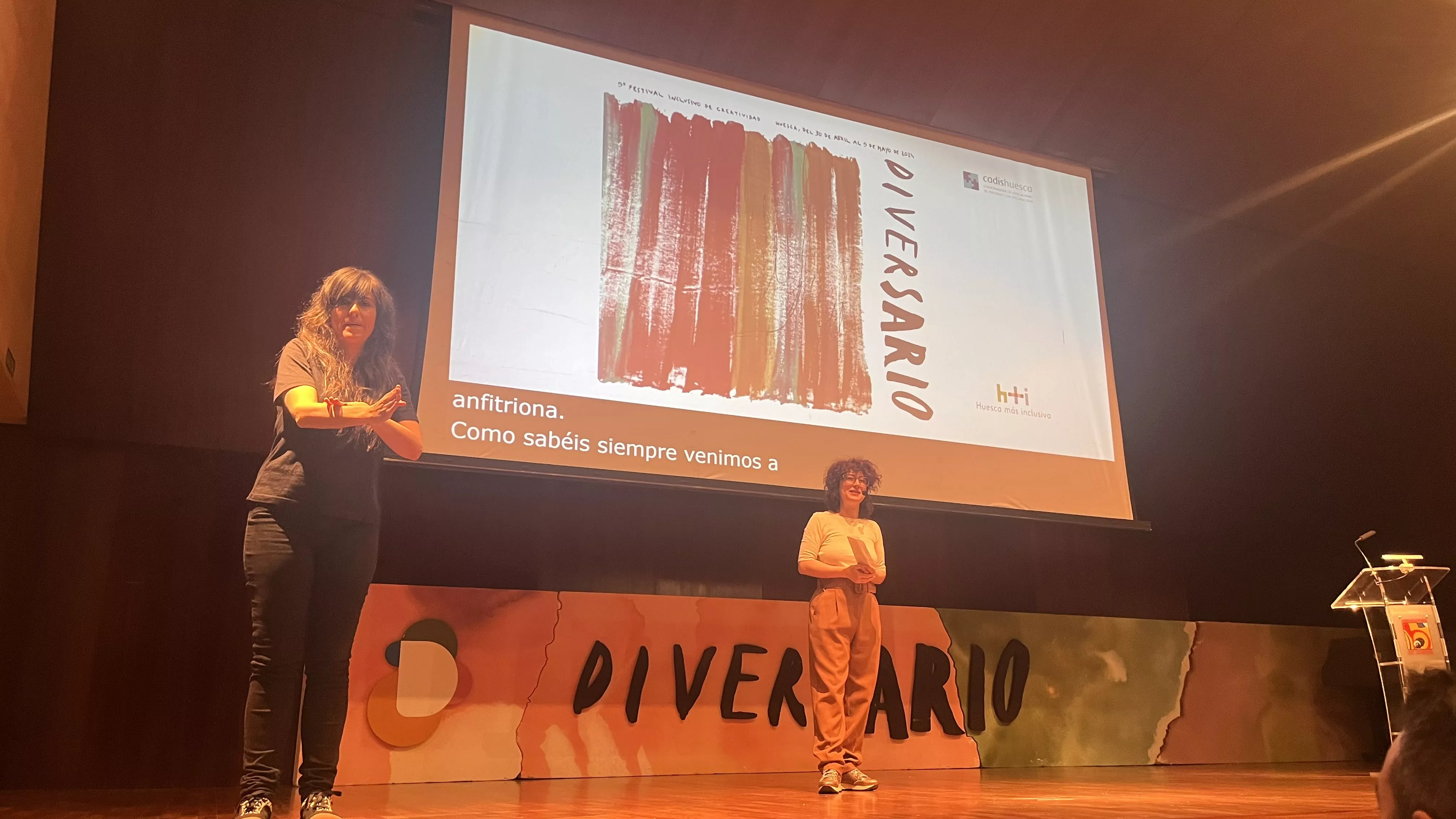  Clausura de Diversario en Huesca con la actuación de Empoderados. Foto Mercedes Manterola