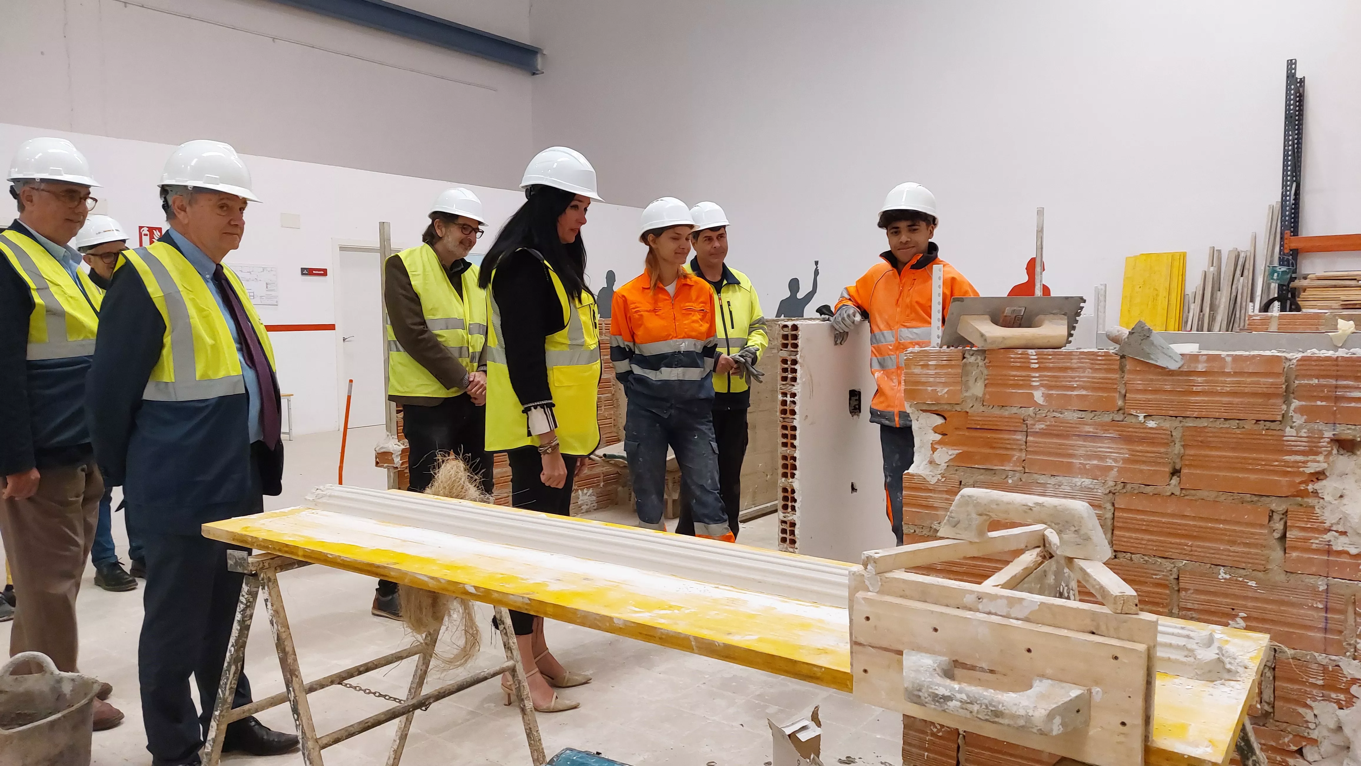 La alcaldesa Orduna y miembros de la FLC en una de las actividades.