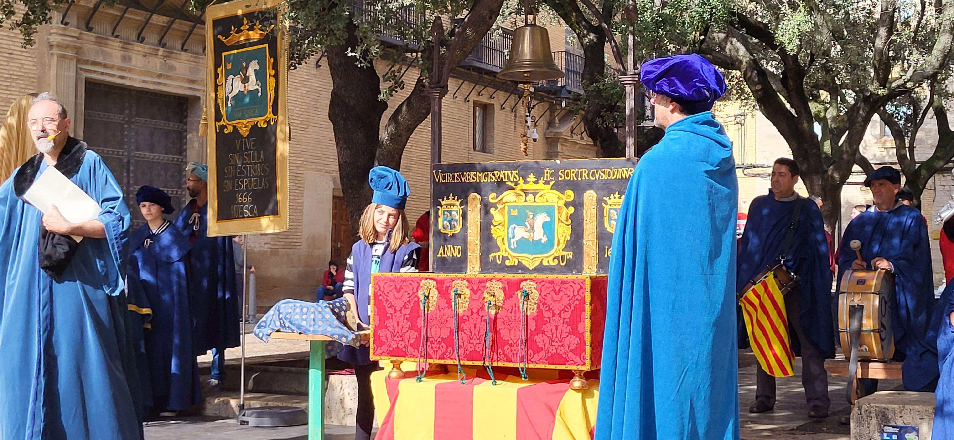 Huesca vuelve al s. XVII con la representación de la elección de los oficios. Foto: Mercedes Manterola 
