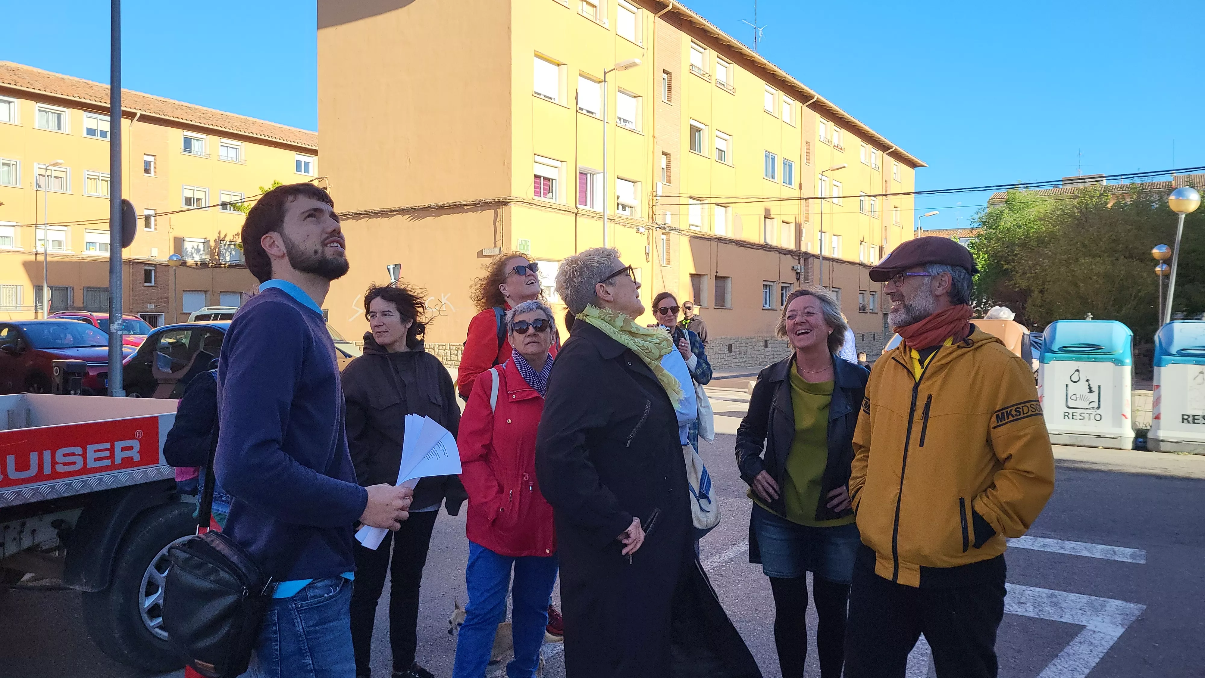 Visita a los murales del Perpetuo Socorro, que ha abierto la programación del Barriofest. Foto Mercedes Manterola