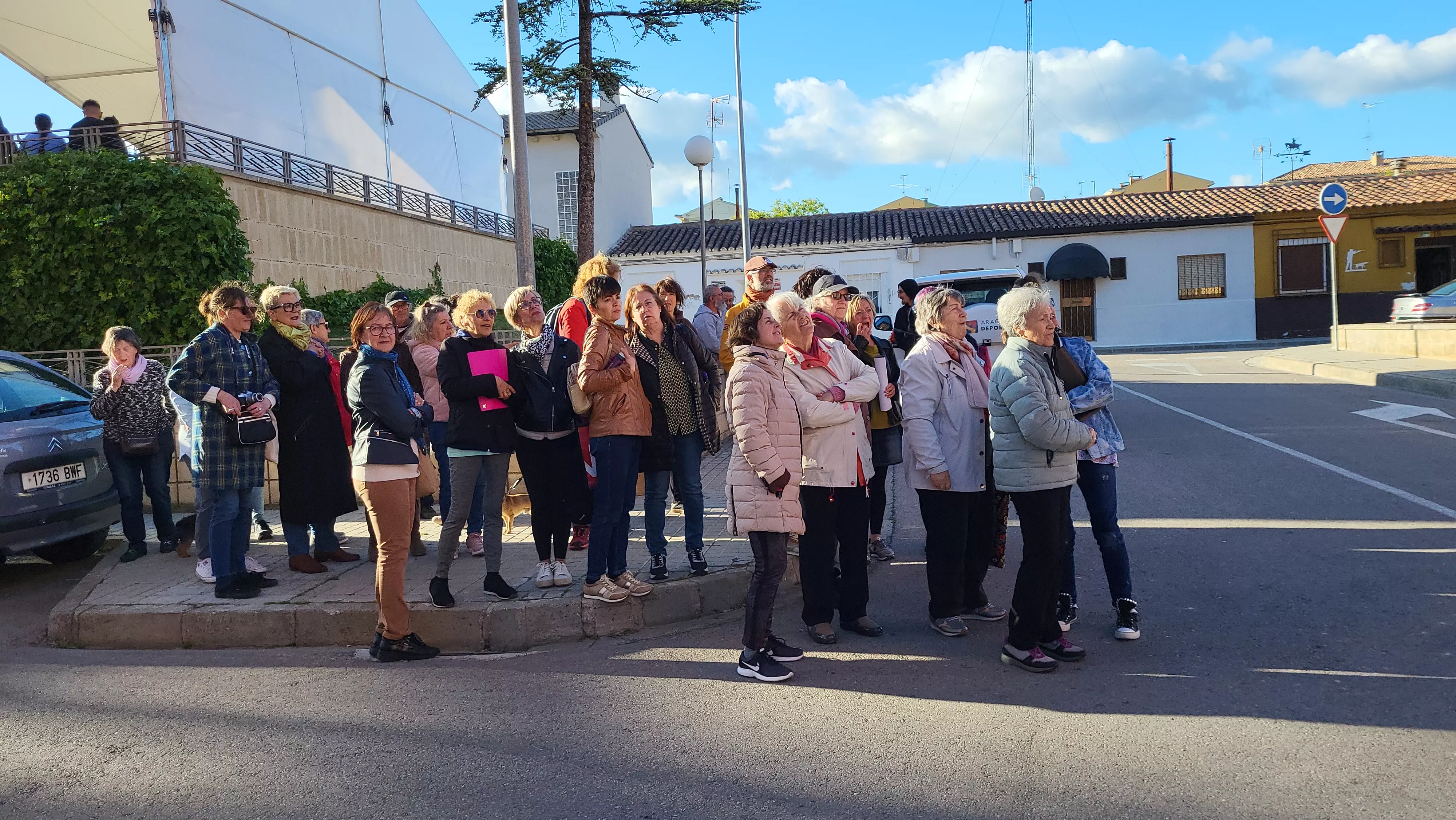 Visita a los murales del Perpetuo Socorro, que ha abierto la programación del Barriofest. Foto Mercedes Manterola