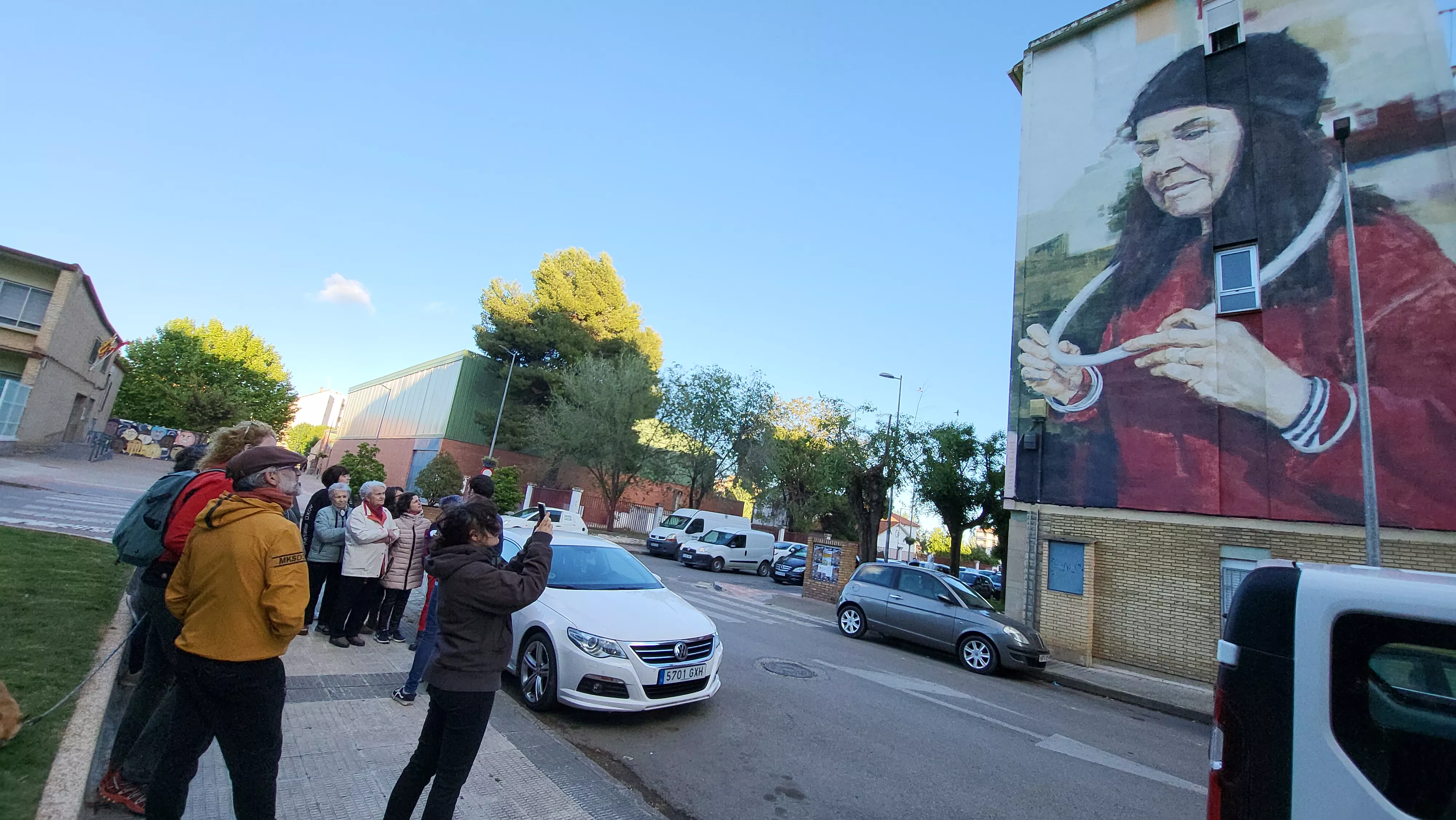 Visita a los murales del Perpetuo Socorro, que ha abierto la programación del Barriofest. Foto Mercedes Manterola