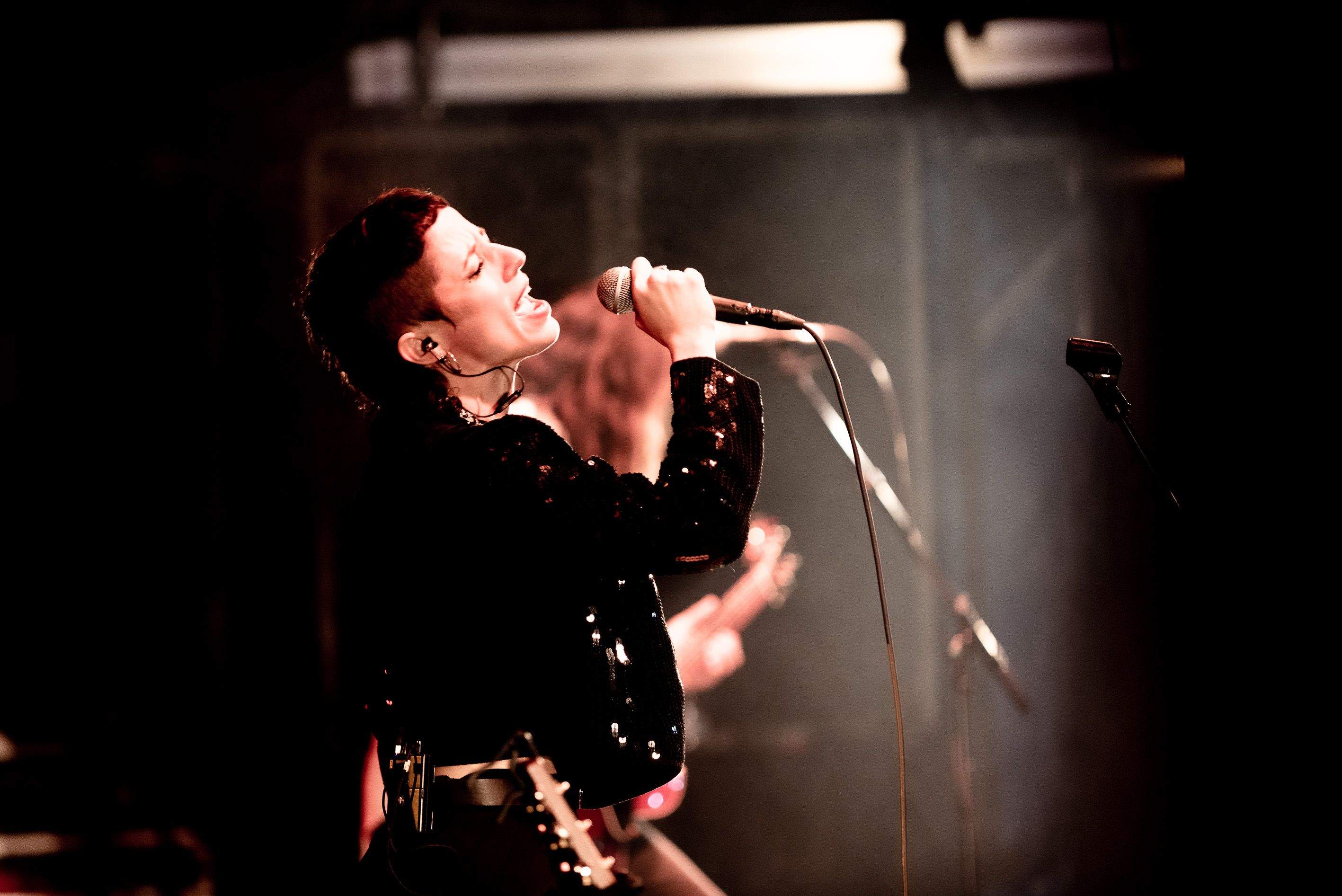 Actuación de Travis Birds en Pirineos Sur