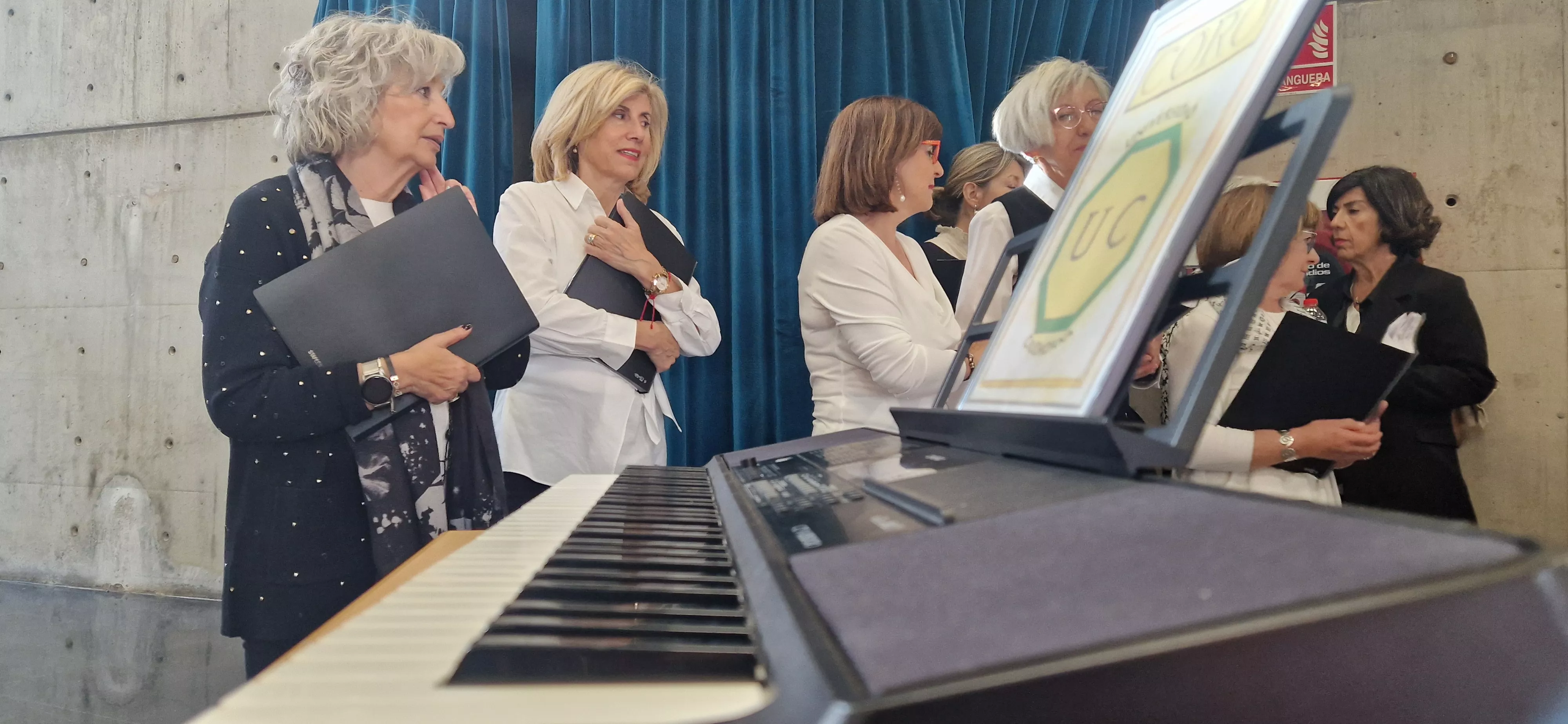 El Coro de la Universidad Ciudadana en el Barriofest 2024. Foto Myriam Martínez