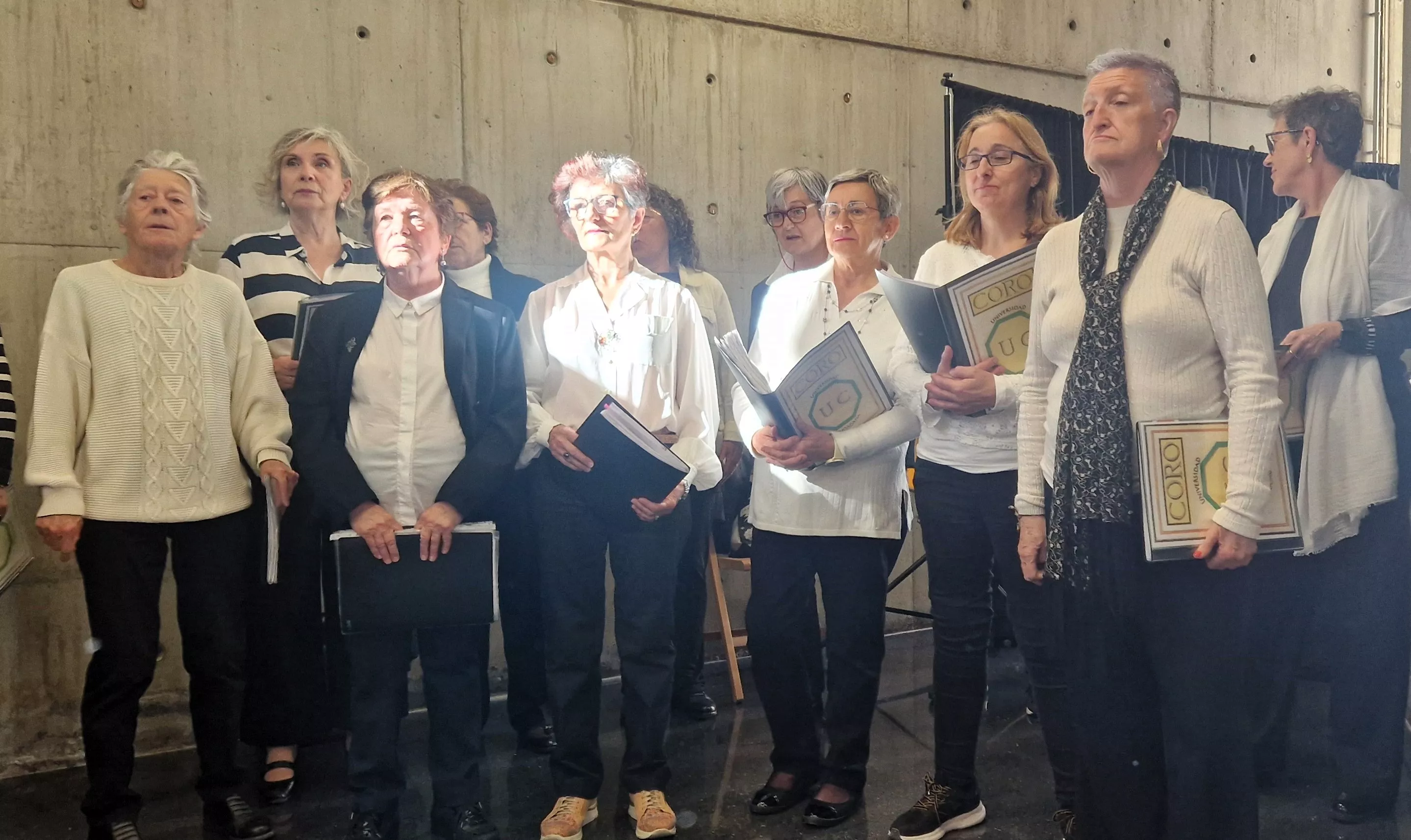 El Coro de la Universidad Ciudadana en el Barriofest 2024. Foto Myriam Martínez