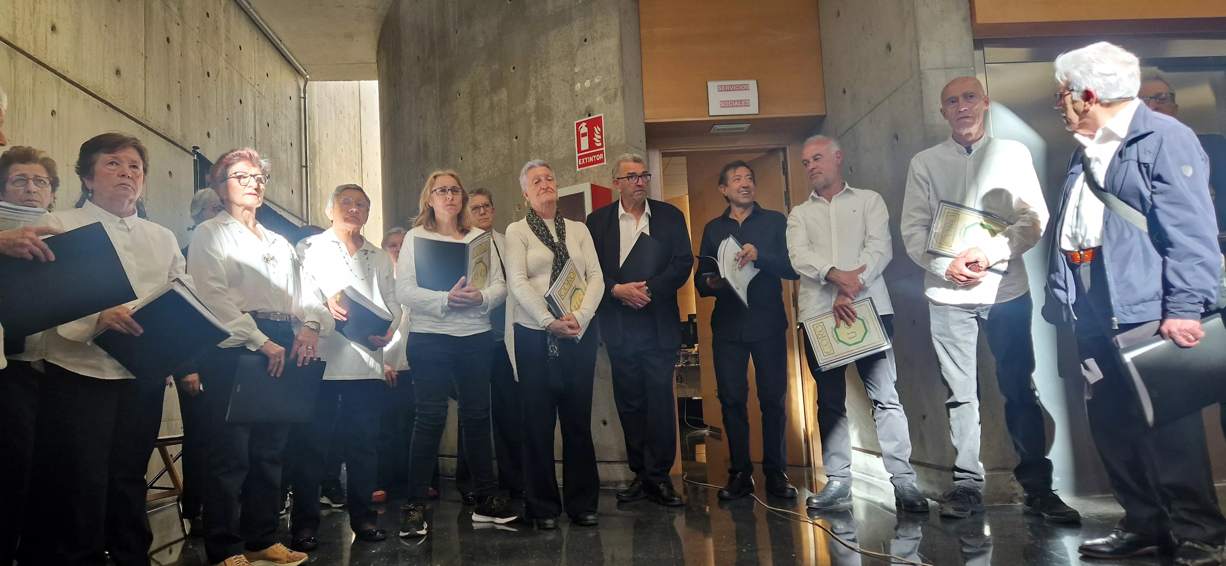 El Coro de la Universidad Ciudadana en el Barriofest 2024. Foto Myriam Martínez