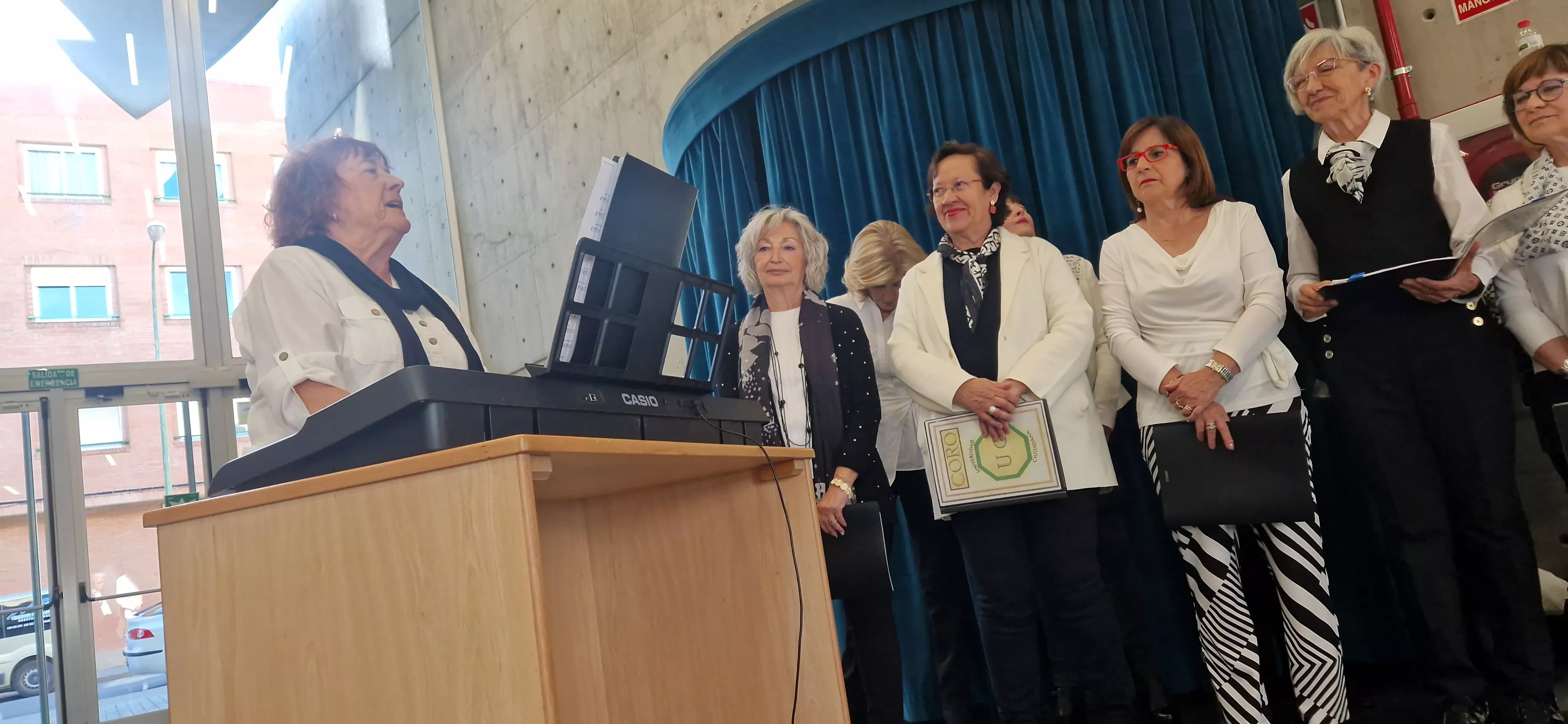 El Coro de la Universidad Ciudadana en el Barriofest 2024. Foto Myriam Martínez