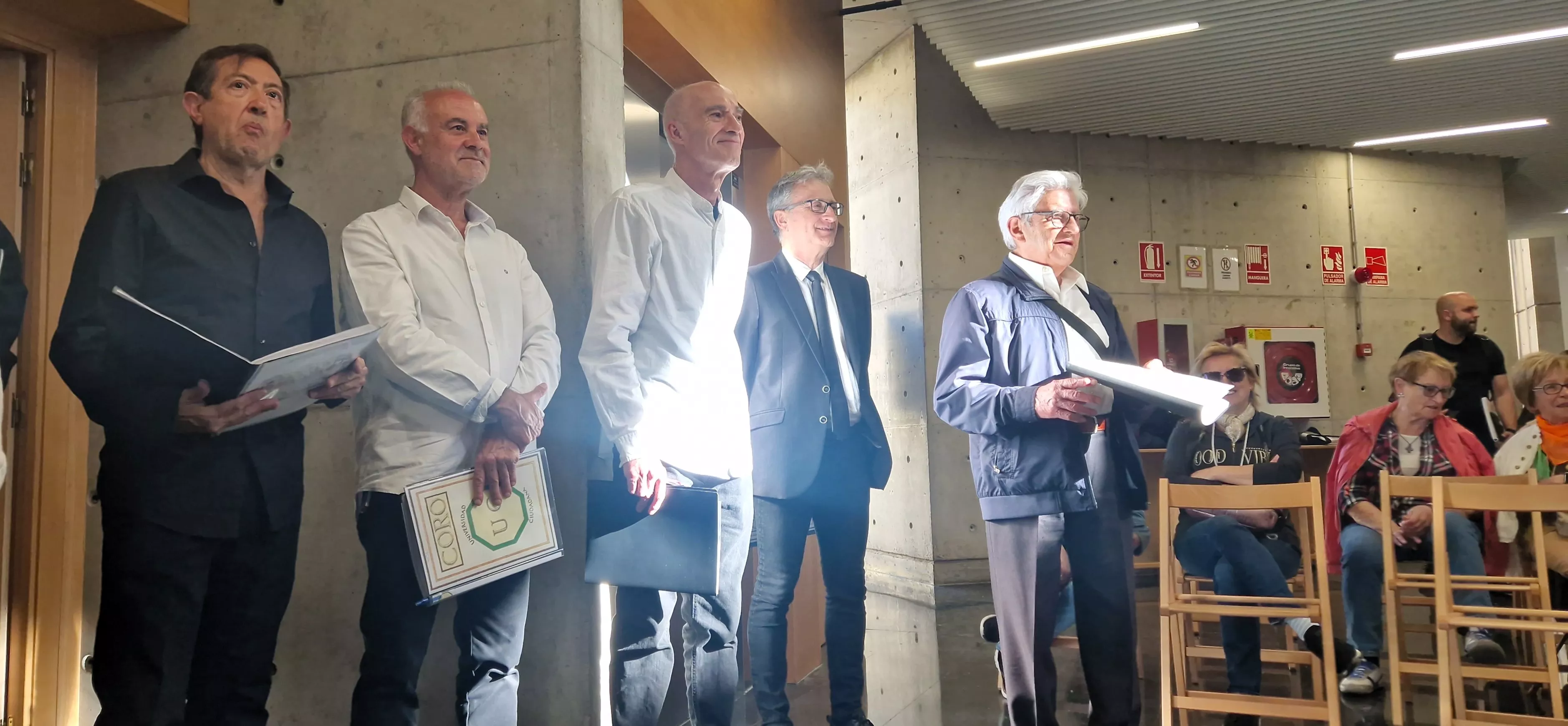 El Coro de la Universidad Ciudadana en el Barriofest 2024. Foto Myriam Martínez