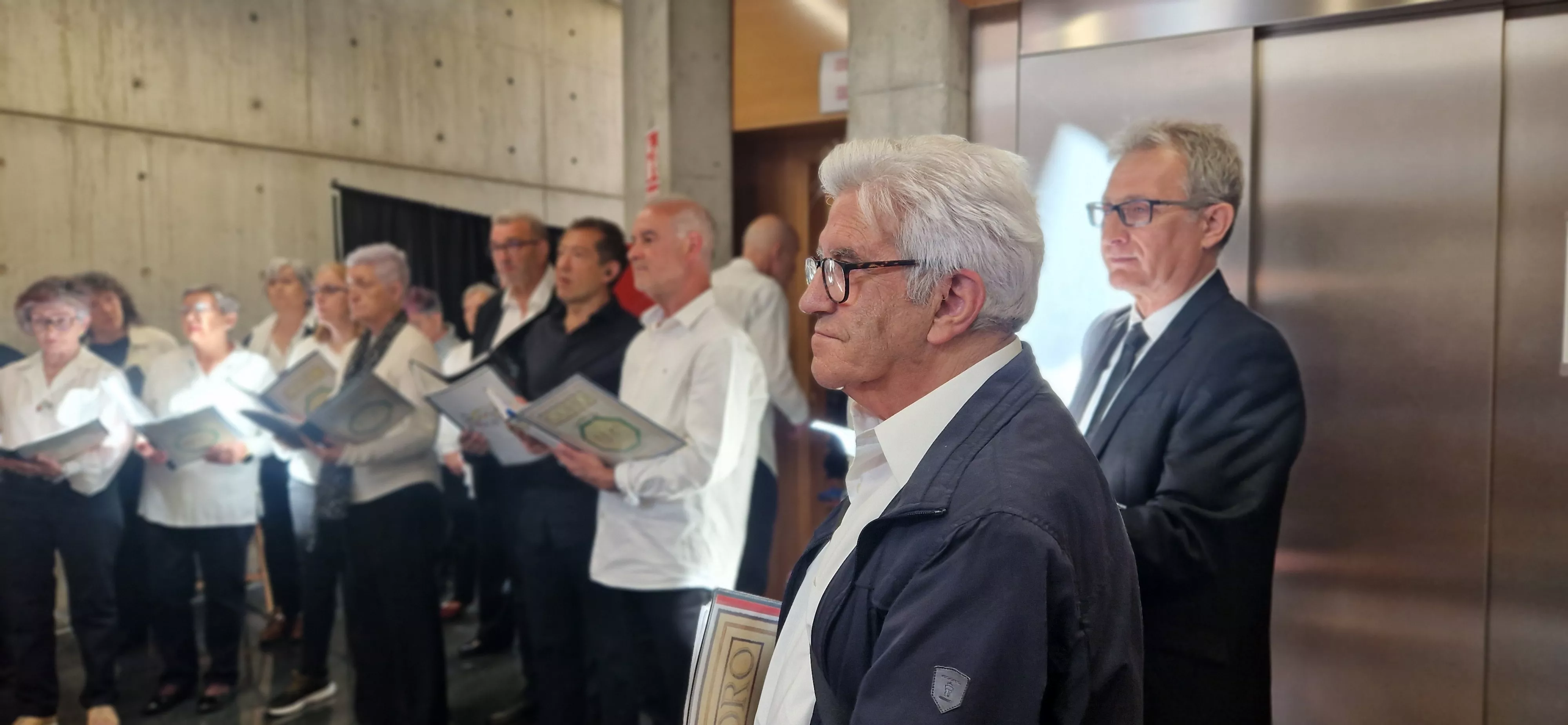 El Coro de la Universidad Ciudadana en el Barriofest 2024. Foto Myriam Martínez