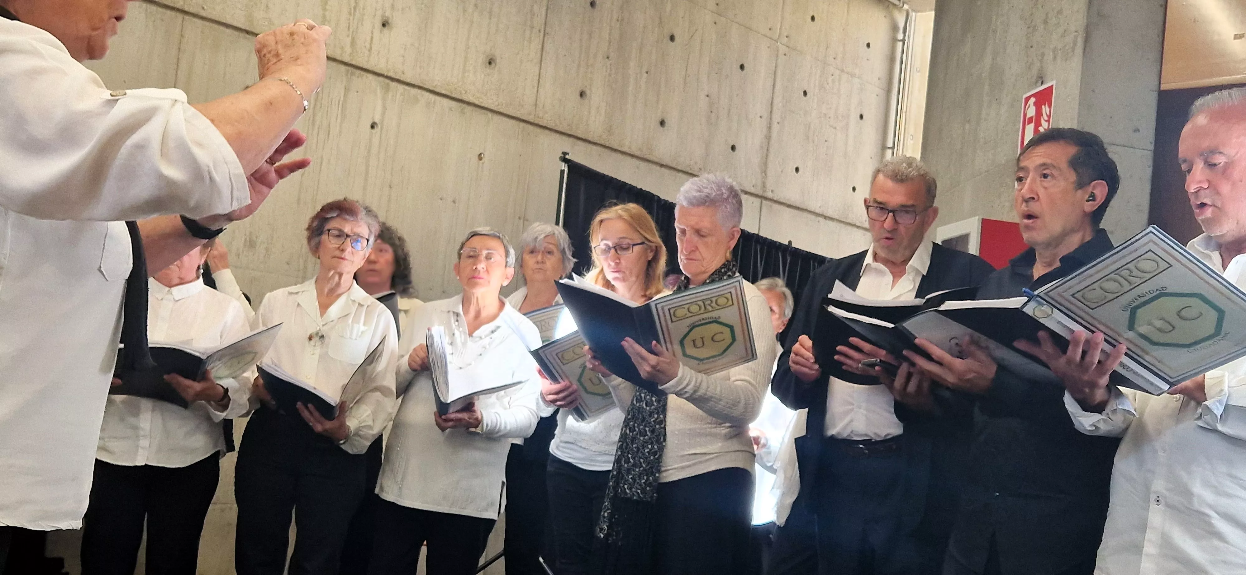 El Coro de la Universidad Ciudadana en el Barriofest 2024. Foto Myriam Martínez