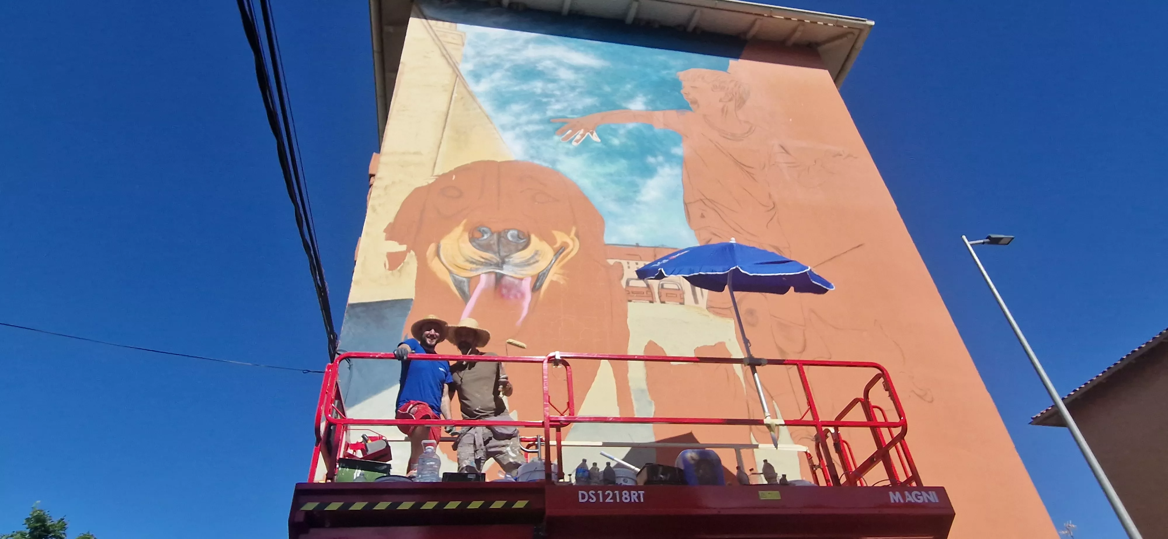 Gatta y Gozas avanzan con su mural. Foto Myriam Martínez