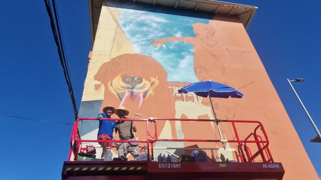 Gatta y Gozas avanzan con su mural. Foto Myriam Martínez Gatta y Gozas avanzan con su mural. Foto Myriam Martínez