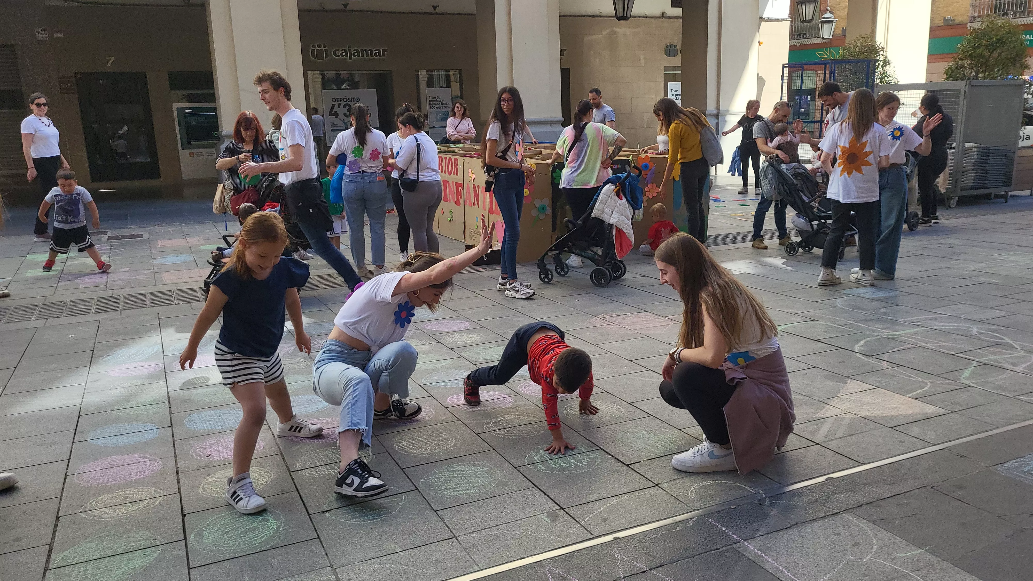 Celebración en Huesca del Día del Juego en la Calle. Foto Mercedes Manterola