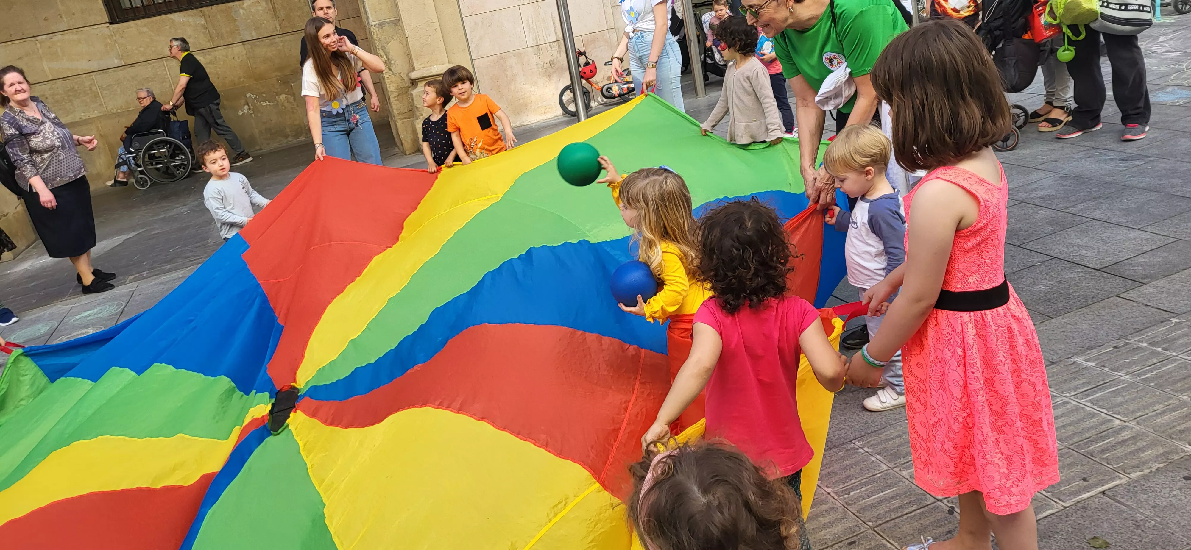 Celebración en Huesca del Día del Juego en la Calle. Foto Mercedes Manterola