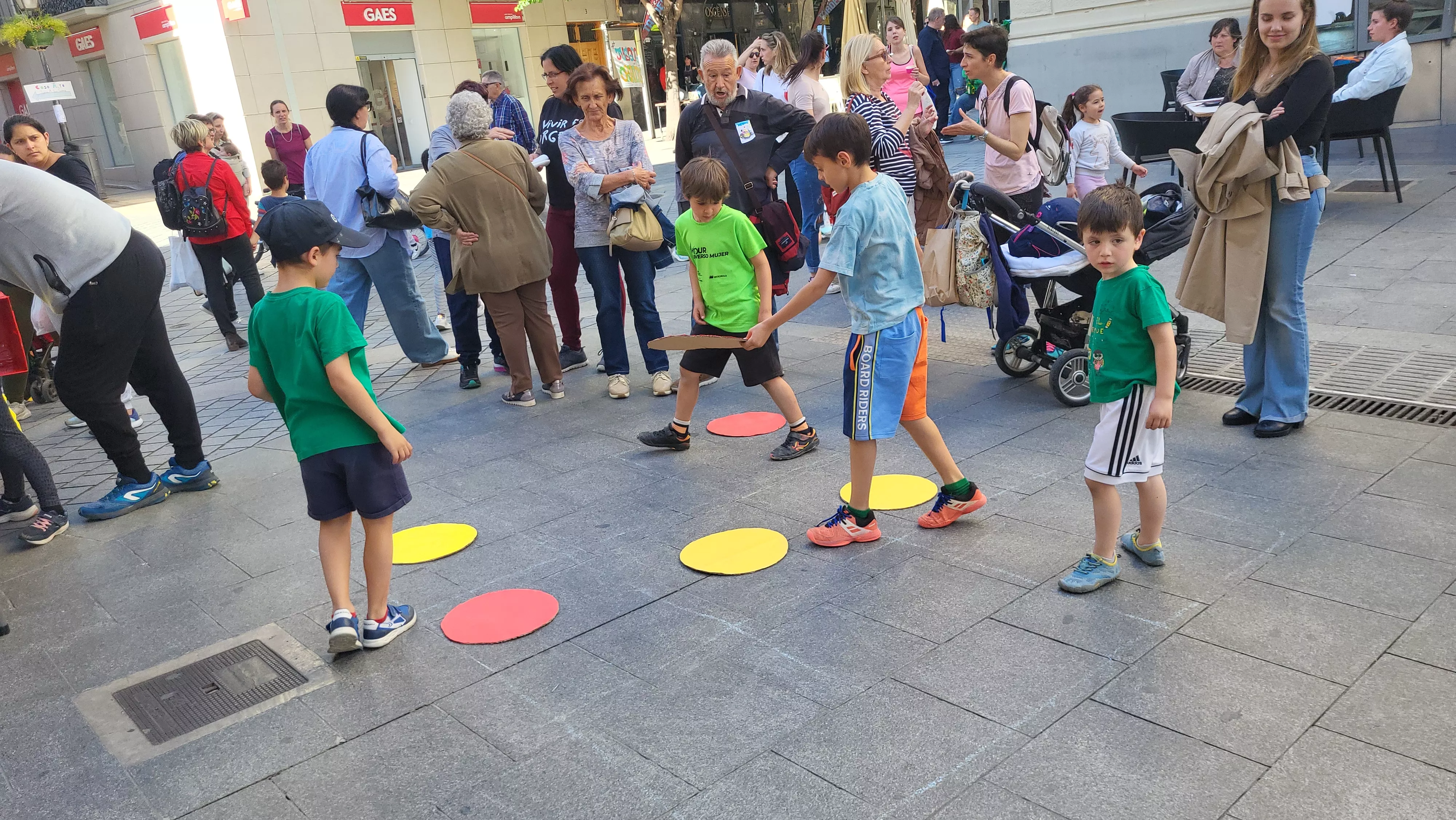 Celebración en Huesca del Día del Juego en la Calle. Foto Mercedes Manterola