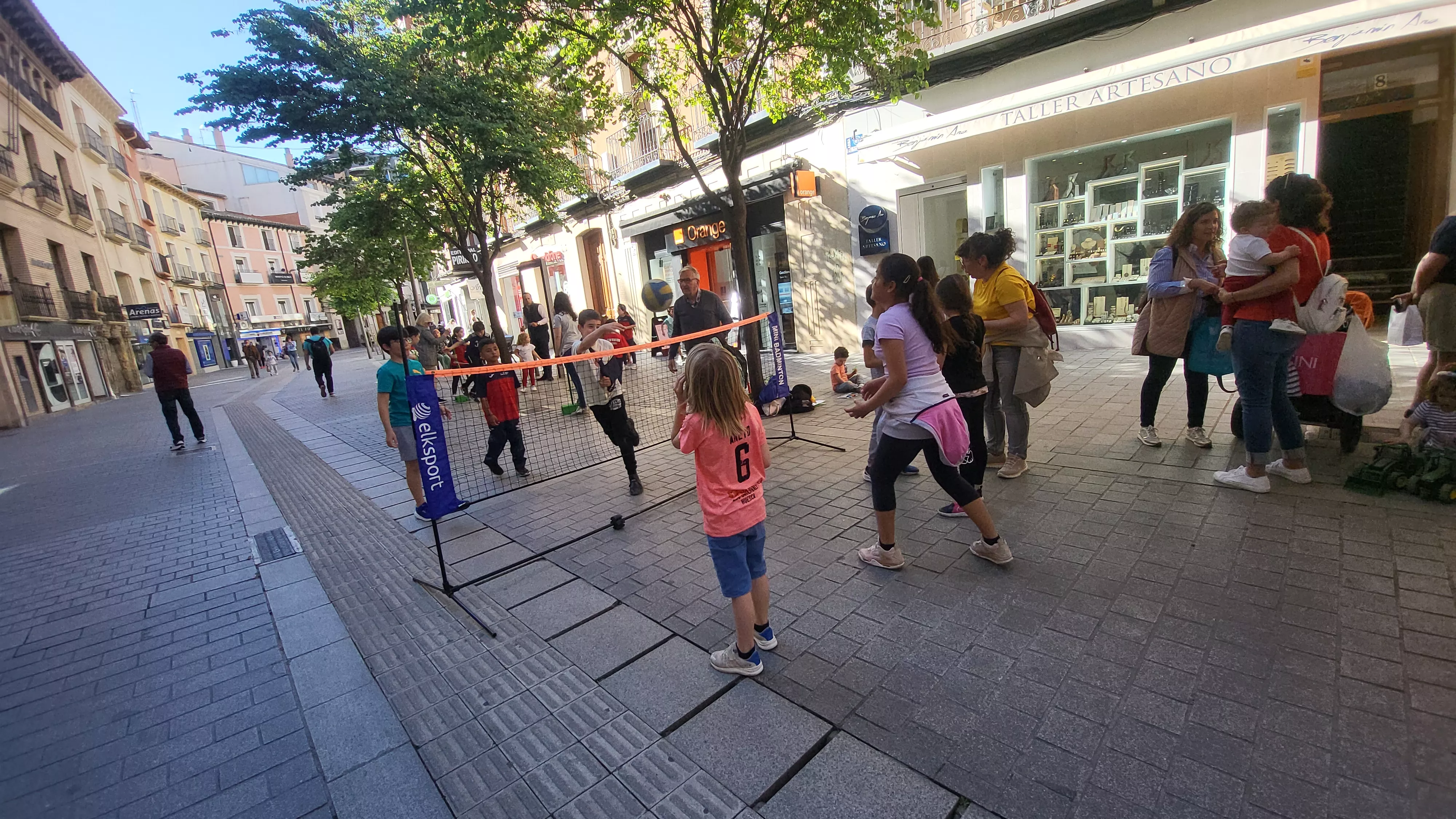 Celebración en Huesca del Día del Juego en la Calle. Foto Mercedes Manterola