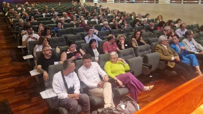 Asistentes a la charla. Foto Myriam Martínez Asistentes a la charla. Foto Myriam Martínez