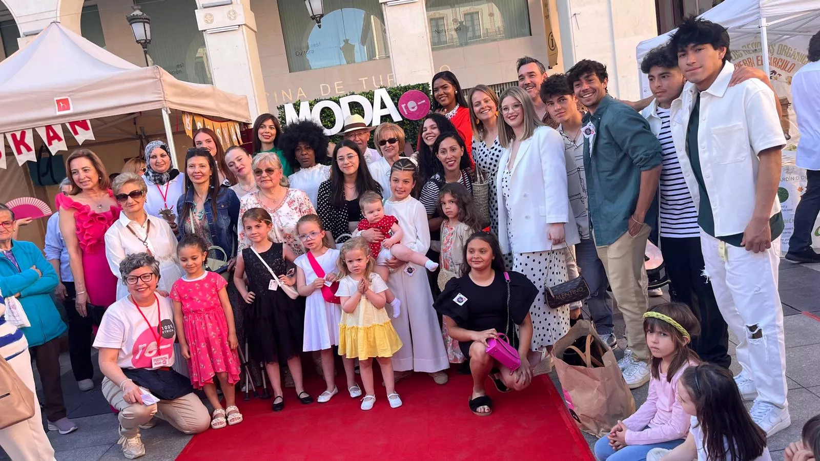  Festival de Moda Re- en la plaza López Allué de Huesca. Foto Mercedes Manterola