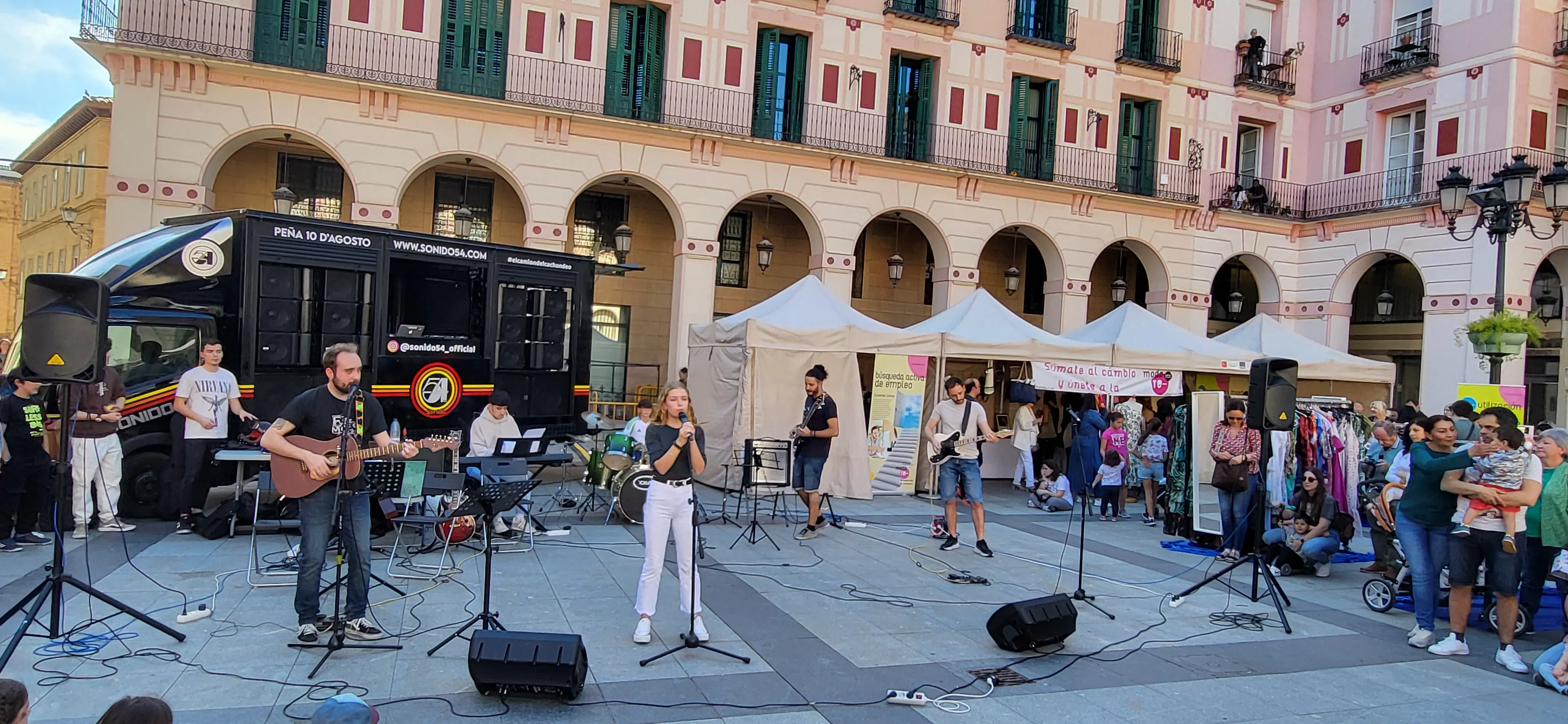  Festival de Moda Re- en la plaza López Allué de Huesca. Foto Mercedes Manterola