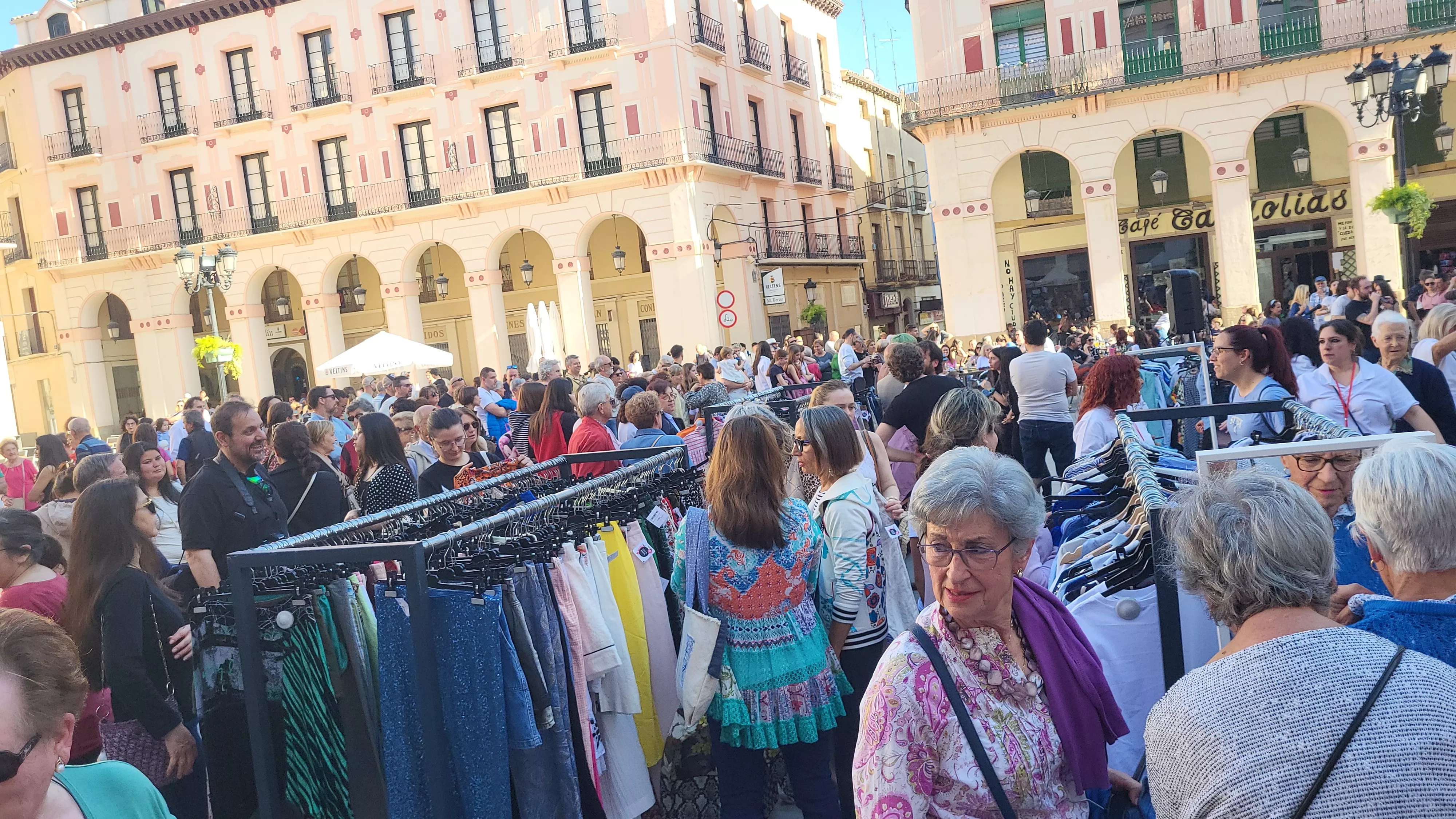  Festival de Moda Re- en la plaza López Allué de Huesca. Foto Mercedes Manterola