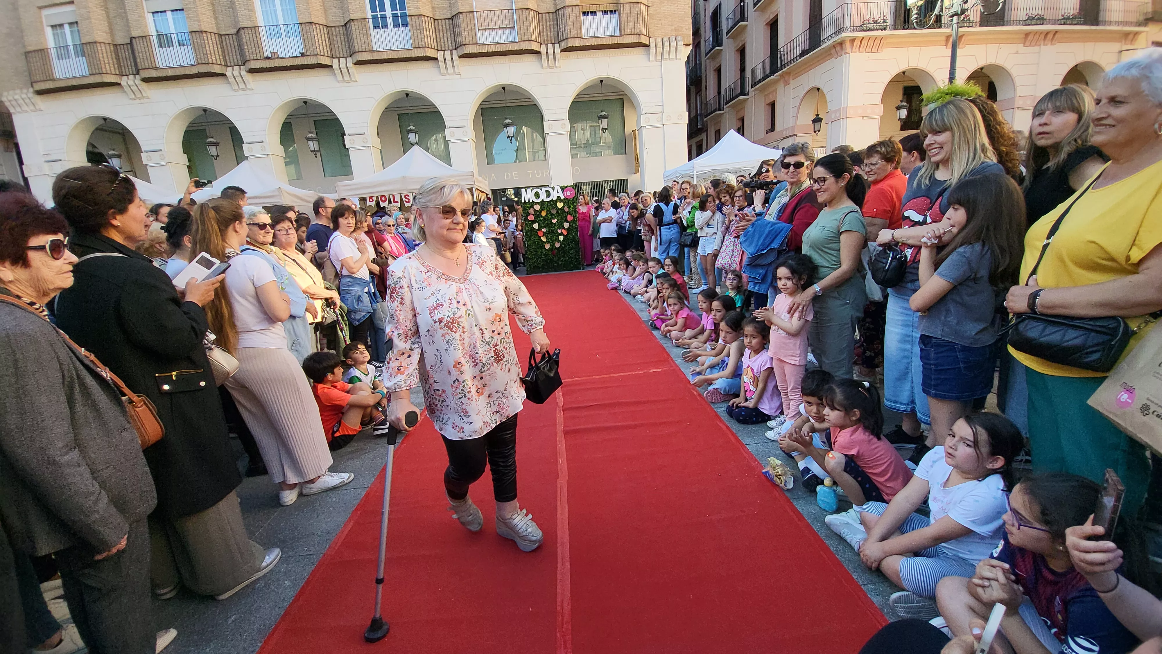  Festival de Moda Re- en la plaza López Allué de Huesca. Foto Mercedes Manterola