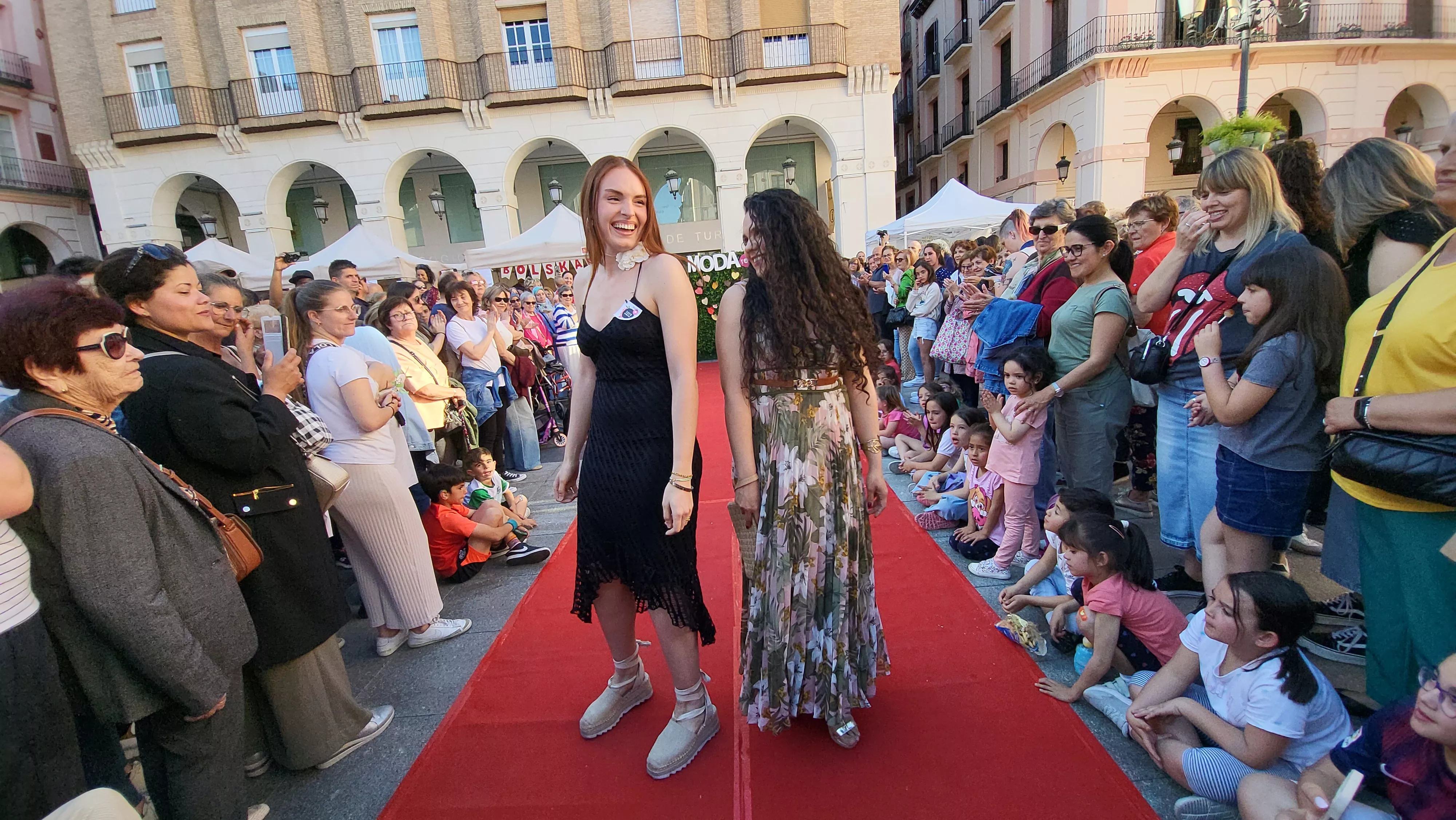  Festival de Moda Re- en la plaza López Allué de Huesca. Foto Mercedes Manterola