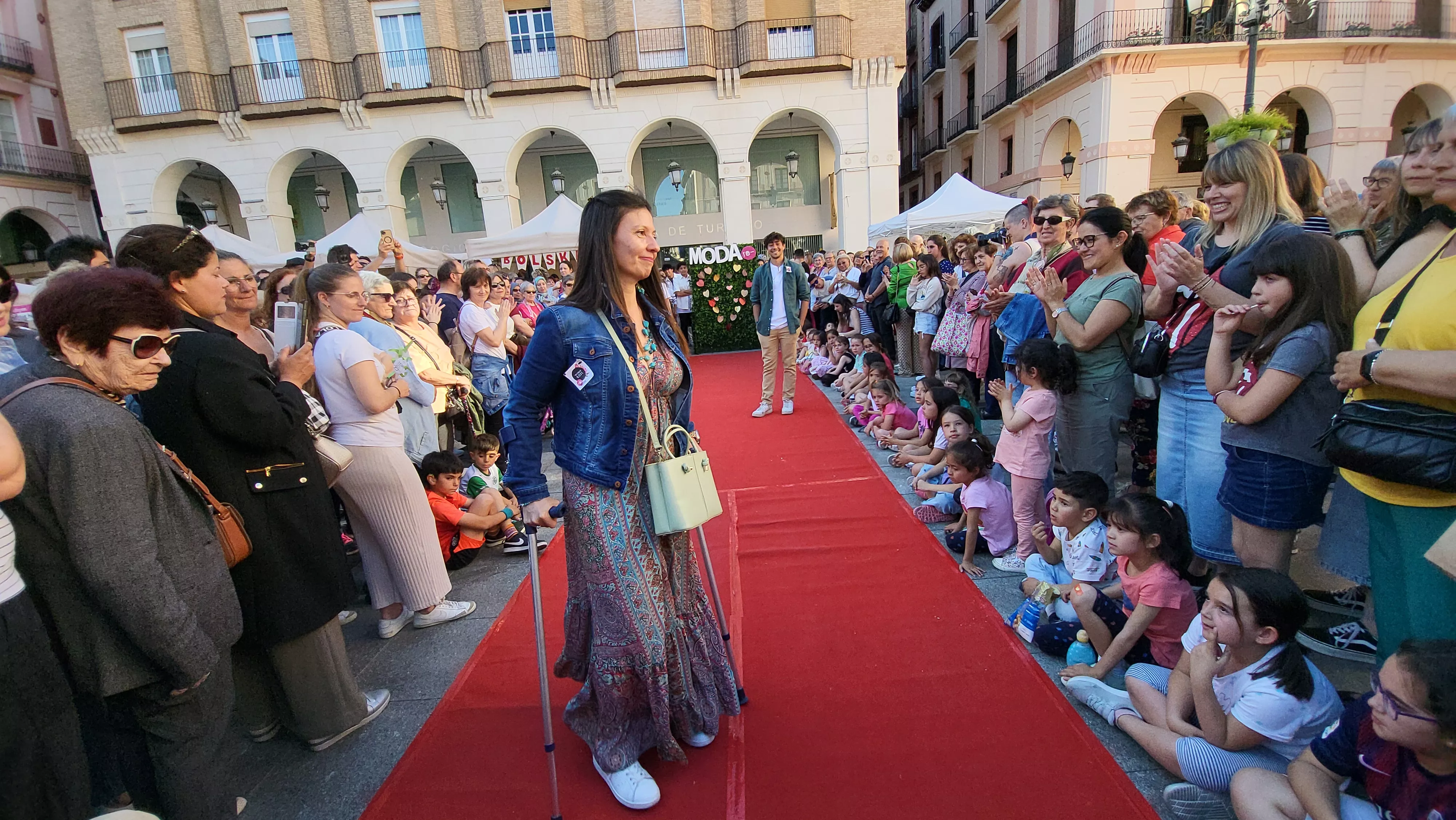  Festival de Moda Re- en la plaza López Allué de Huesca. Foto Mercedes Manterola