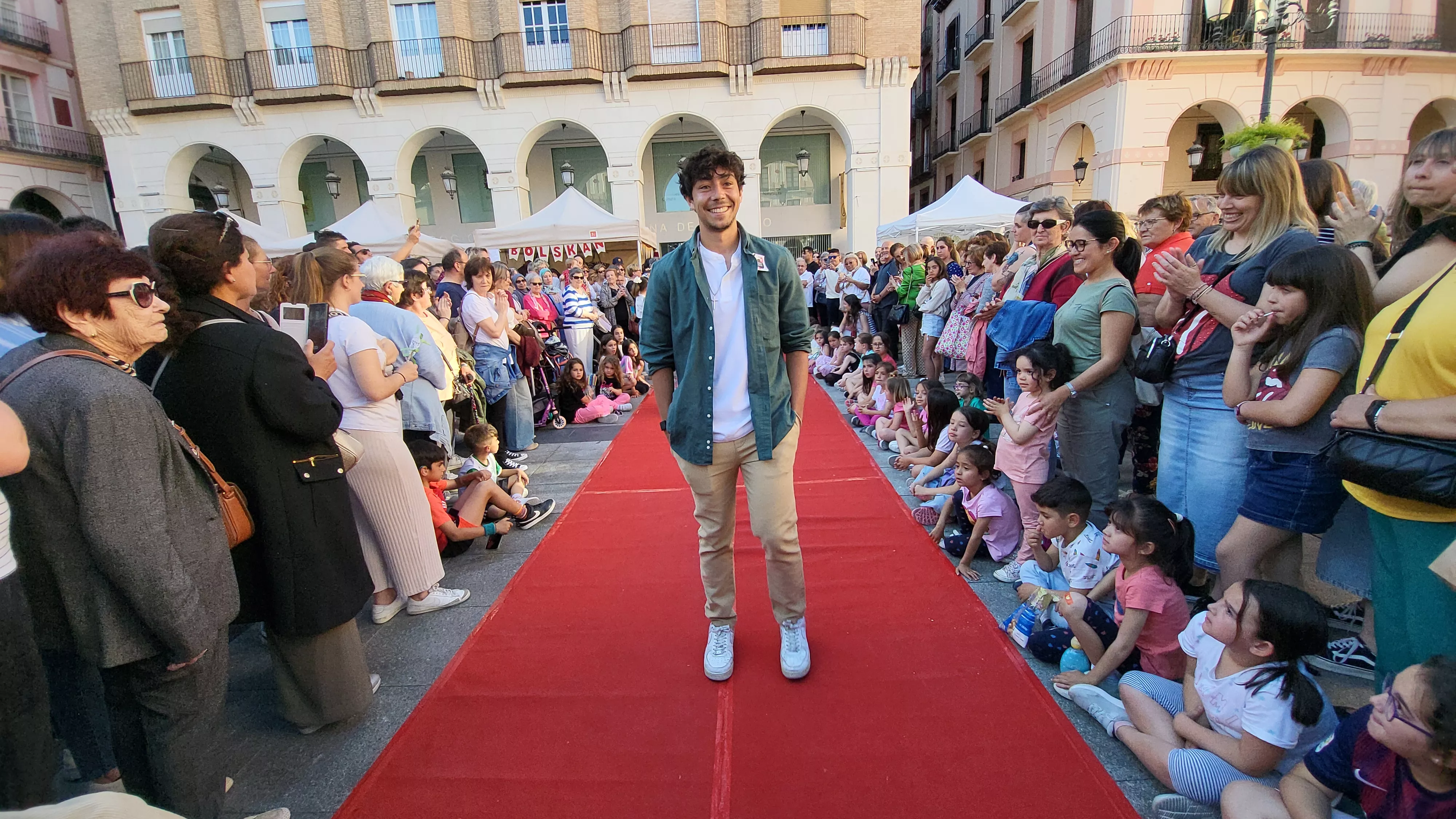  Festival de Moda Re- en la plaza López Allué de Huesca. Foto Mercedes Manterola