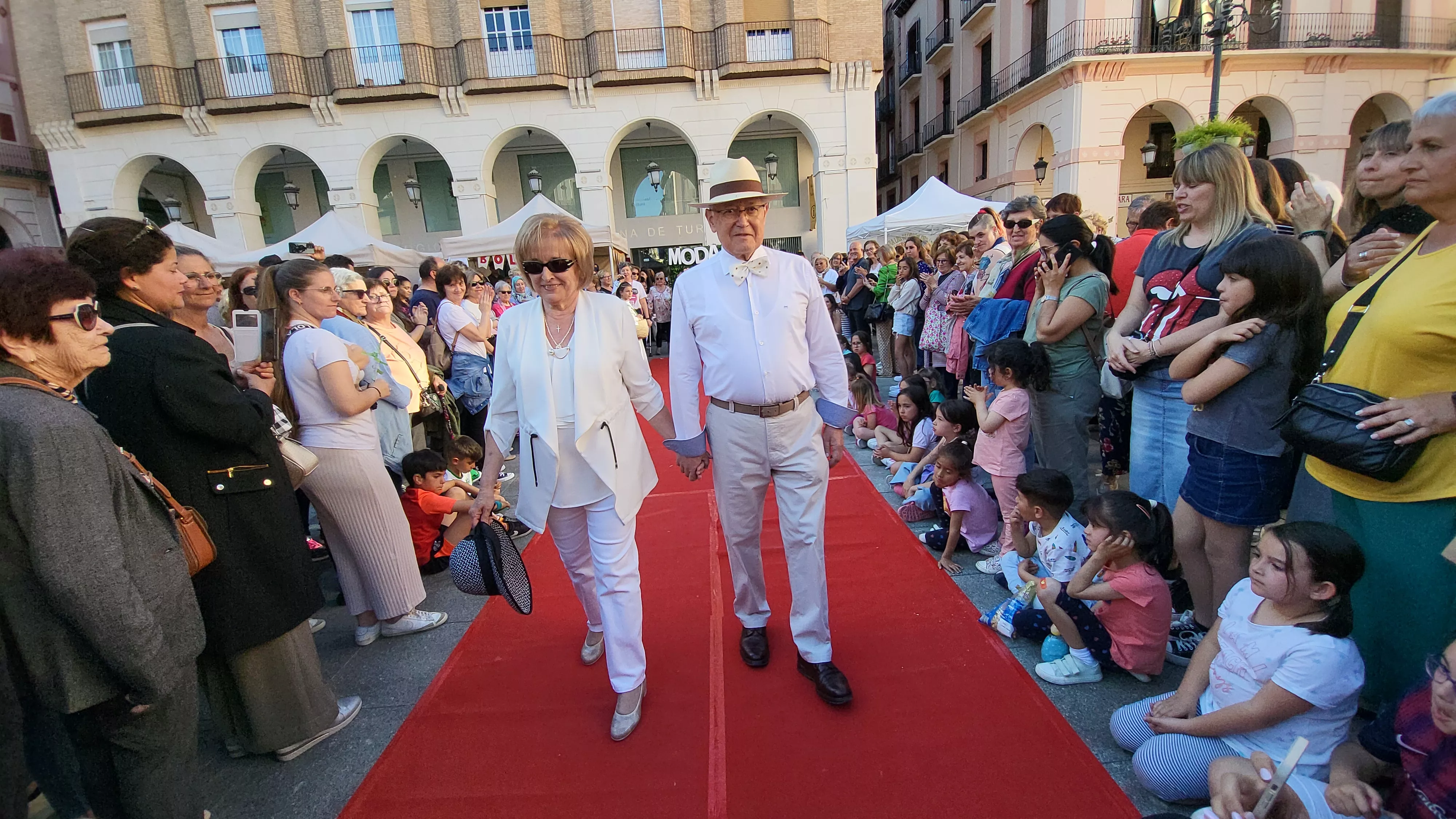  Festival de Moda Re- en la plaza López Allué de Huesca. Foto Mercedes Manterola