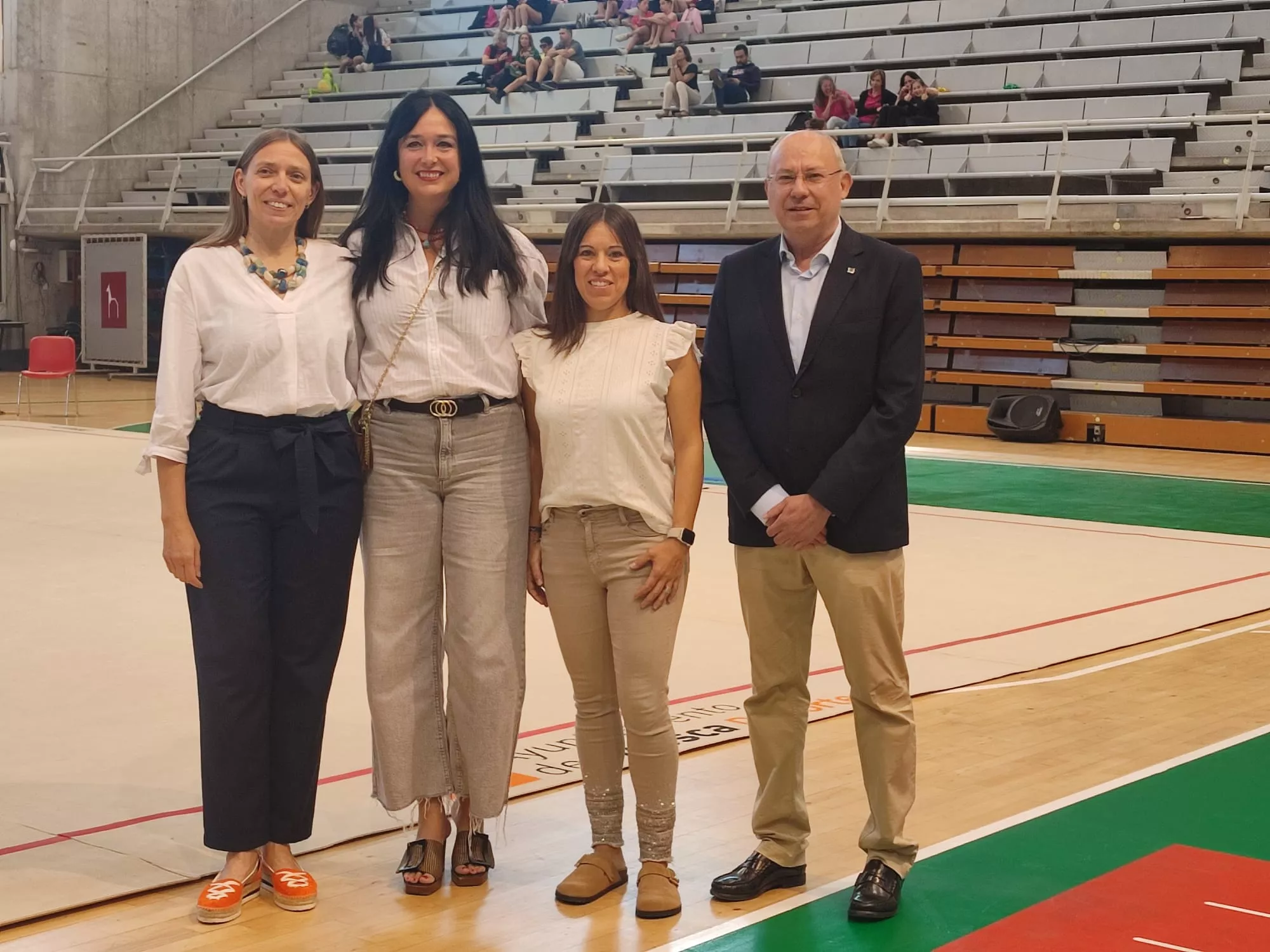 Inauguración del nuevo tapiz de gimnasia rítmica.
