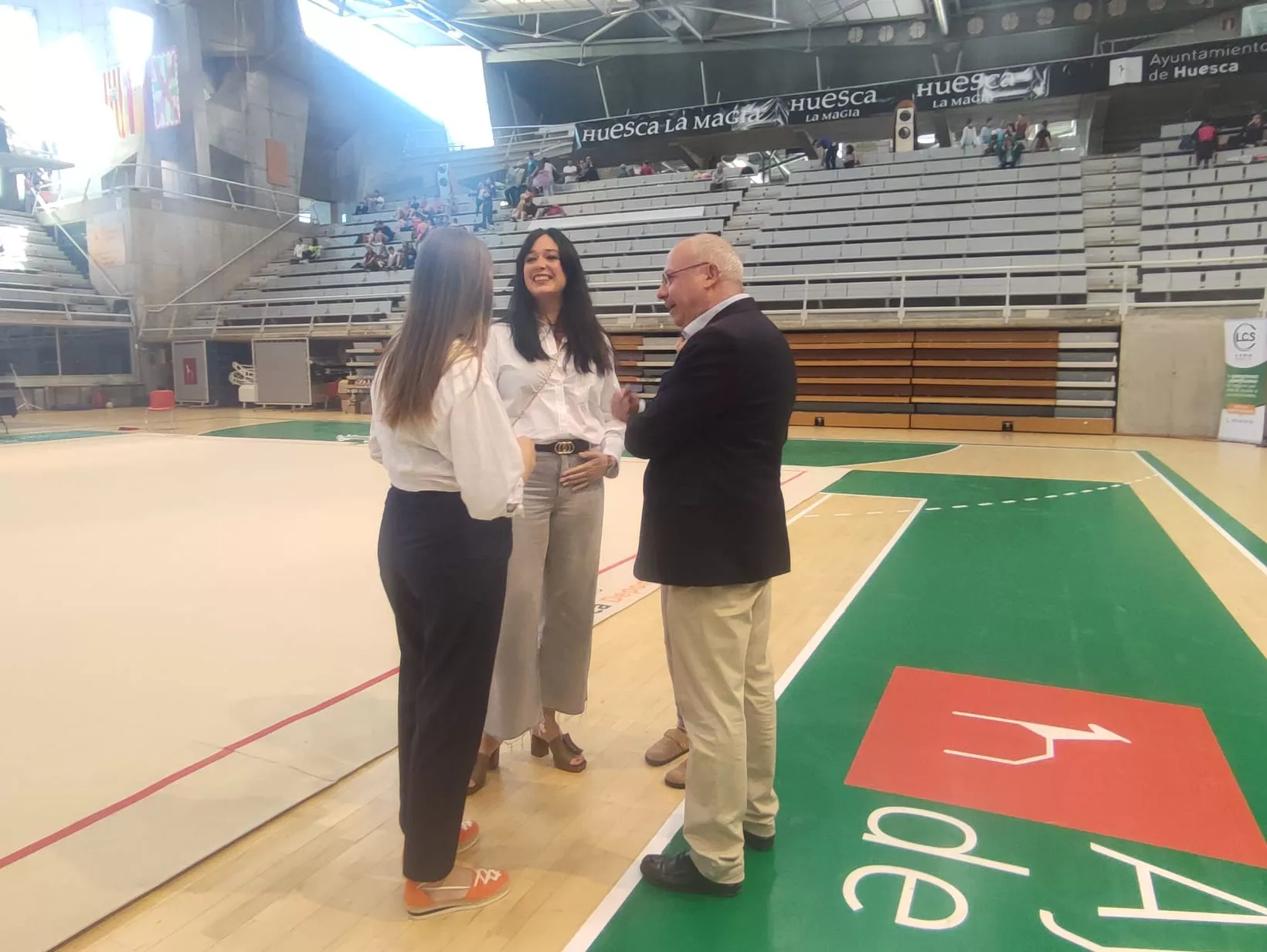 Inauguración del nuevo tapiz de gimnasia rítmica.
