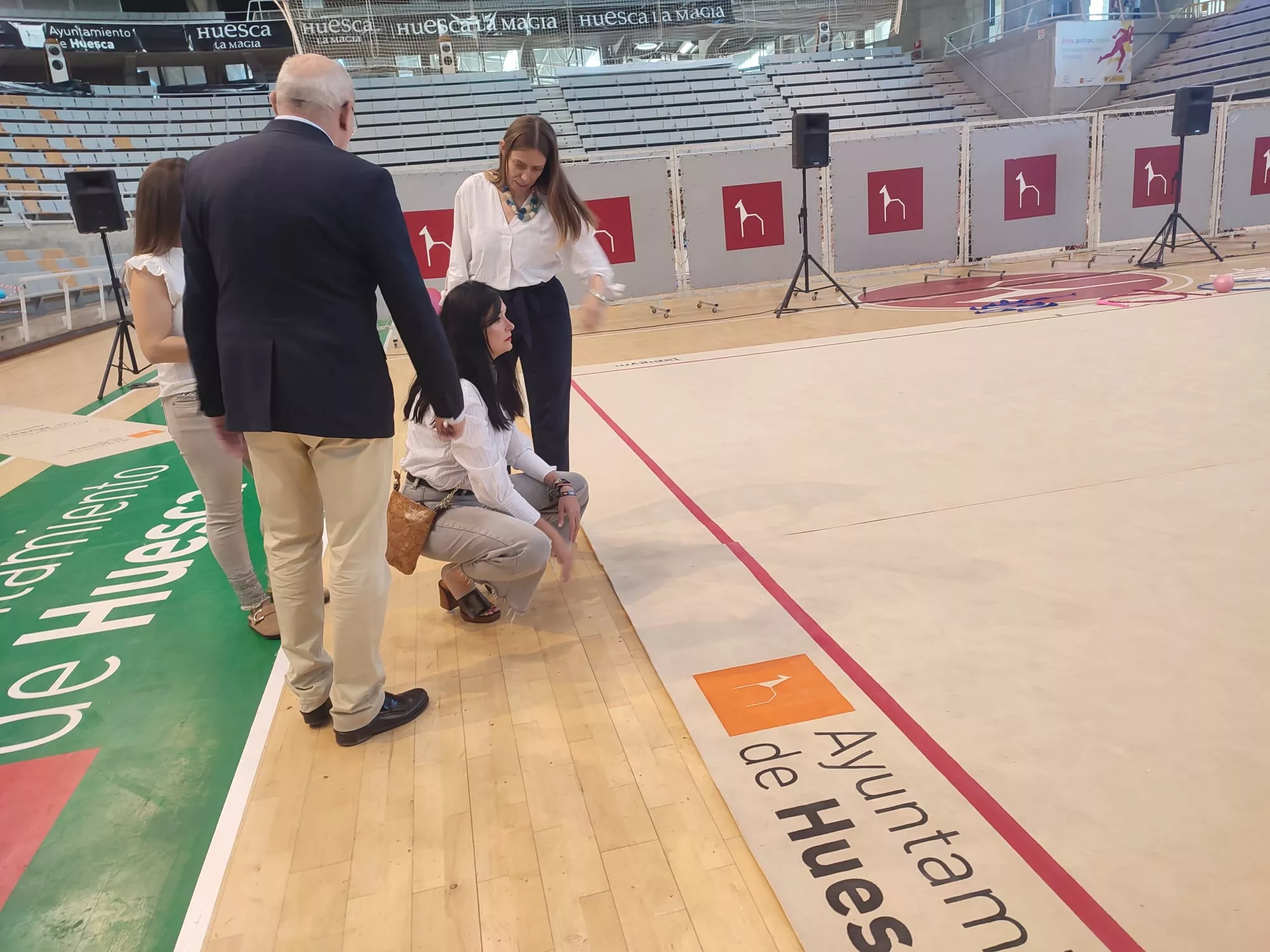 Inauguración del nuevo tapiz de gimnasia rítmica.