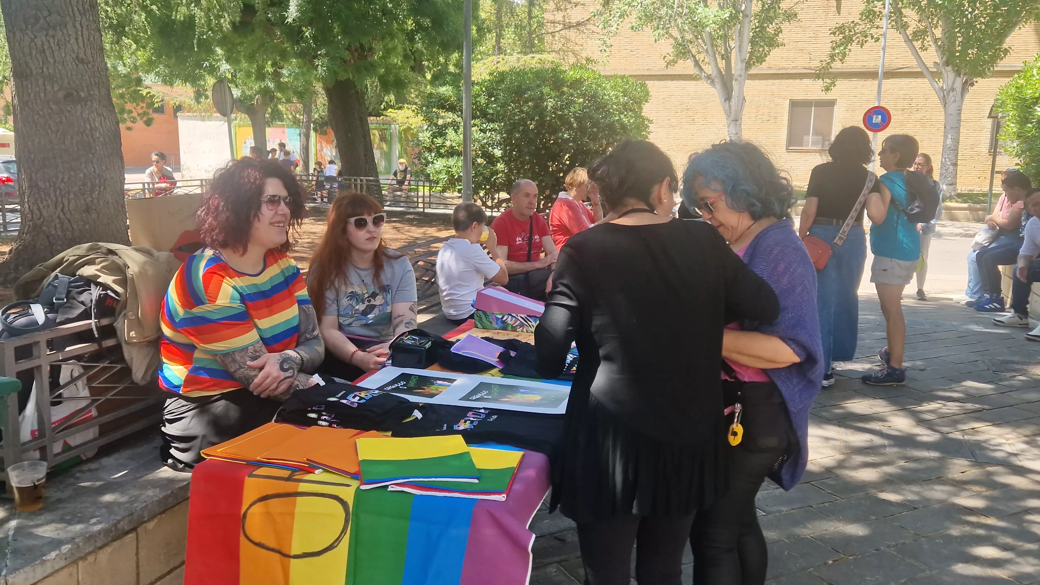 Prolegómenos de la comida popular del Barriofest 2024. Foto Myriam Martínez