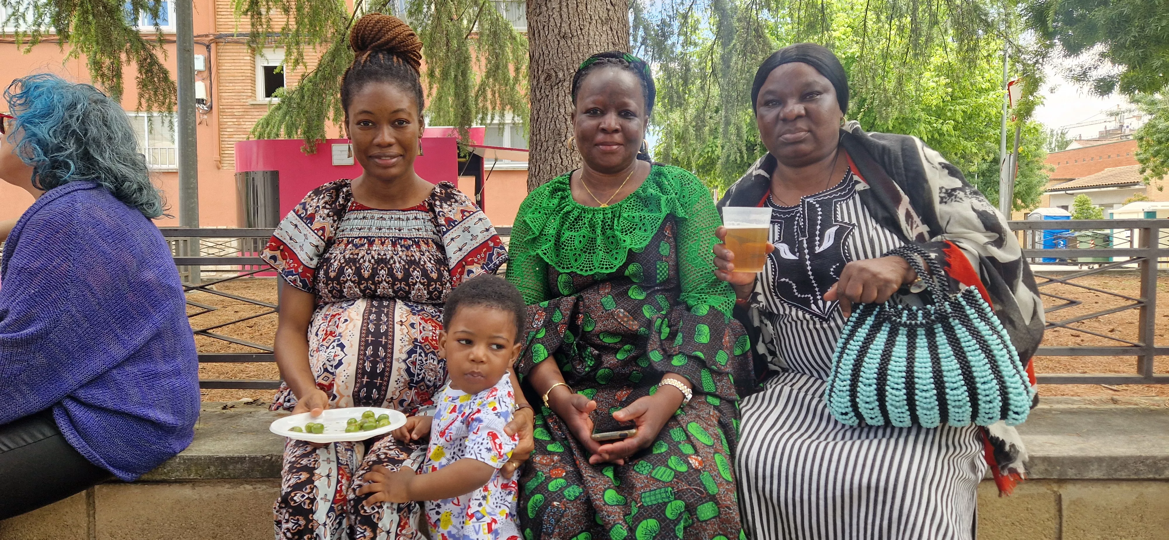 Prolegómenos de la comida popular del Barriofest 2024. Foto Myriam Martínez