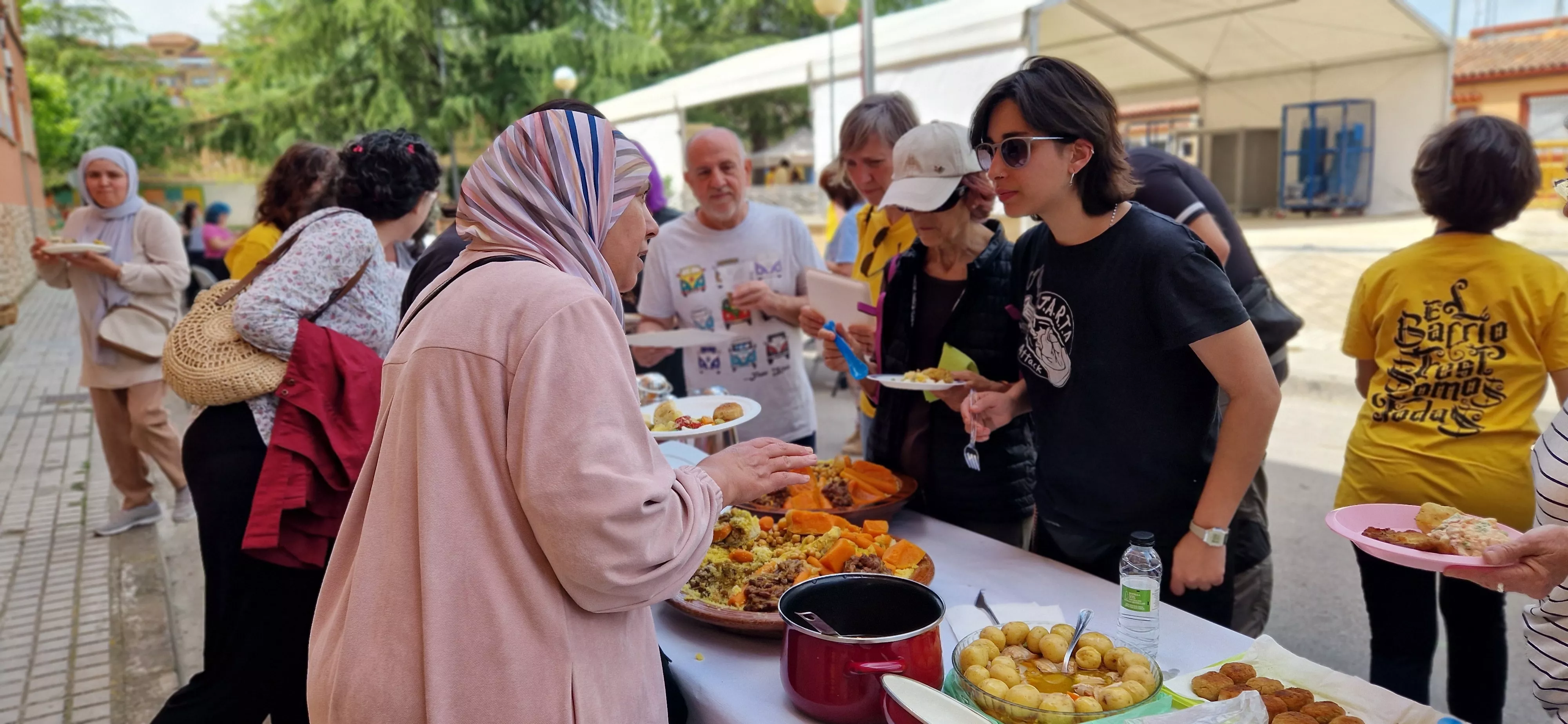 Comida popular de Barriofest 2024. Foto Myriam Martínez