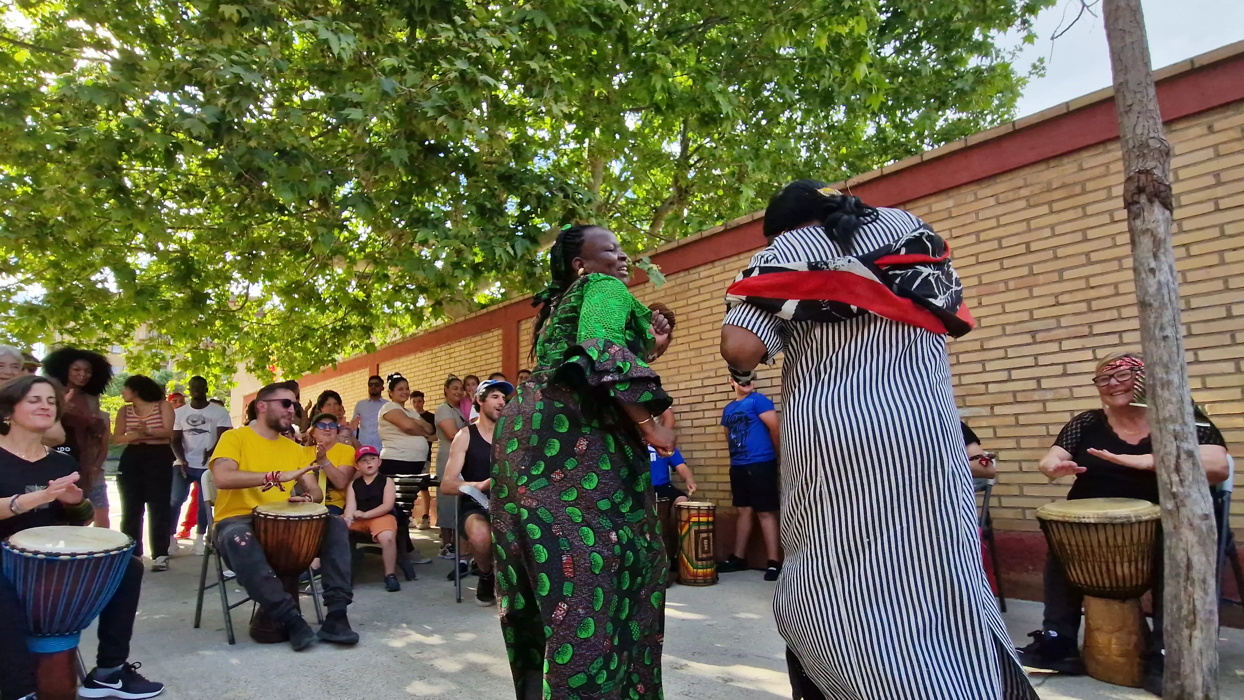 Los "africanos" de Barriofest. Foto Myriam Martínez